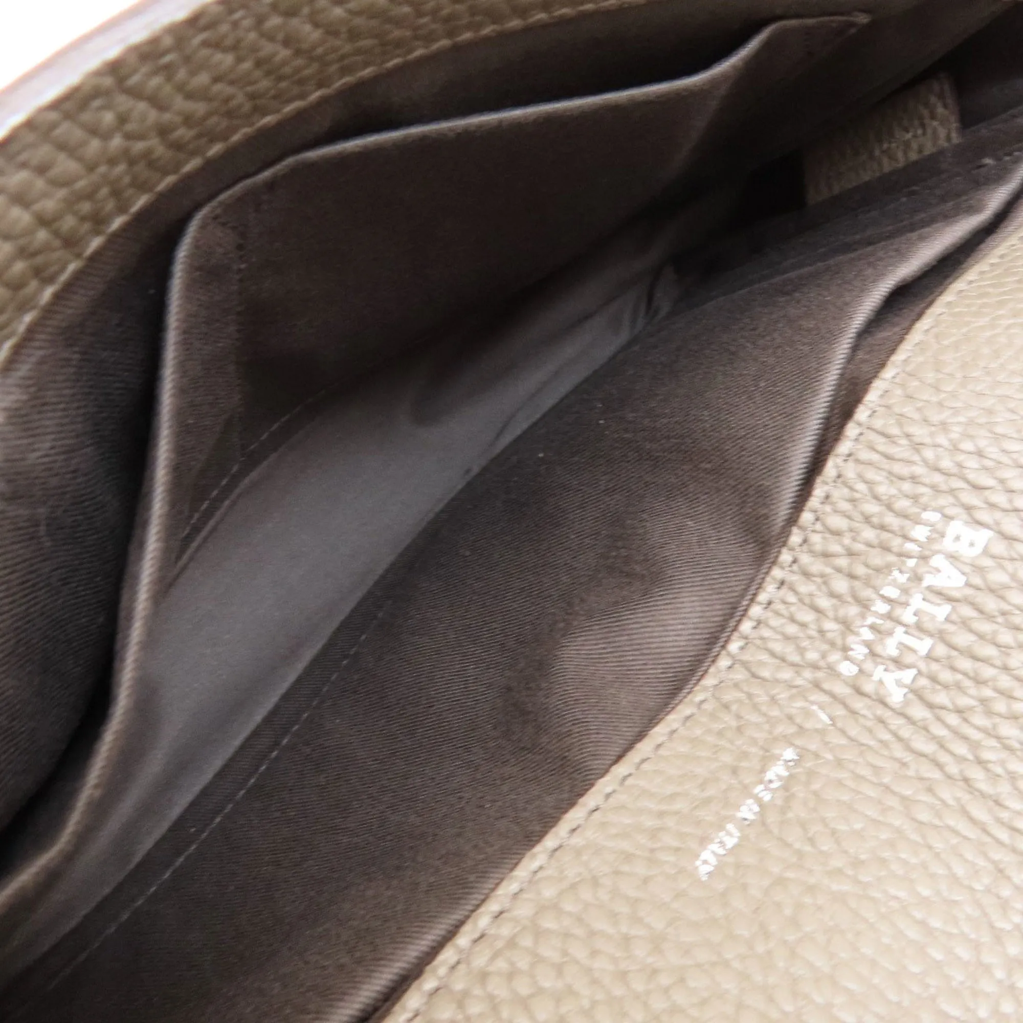 Bally  Leather Handbag (Pre-Owned)