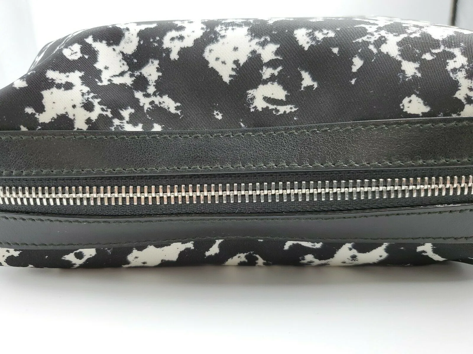 Bally Mallory Men's 6214641 Black/White Essentials Accessories Bag