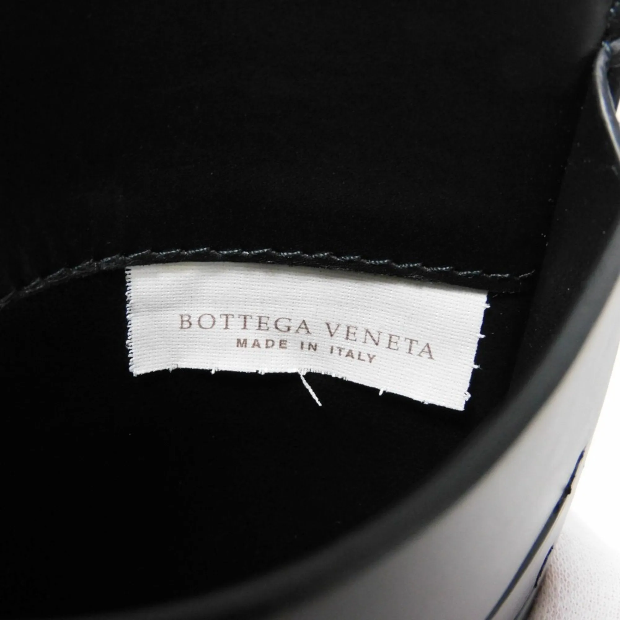 Bottega Veneta Leather Pochette Shoulder Bag (Pre-Owned)