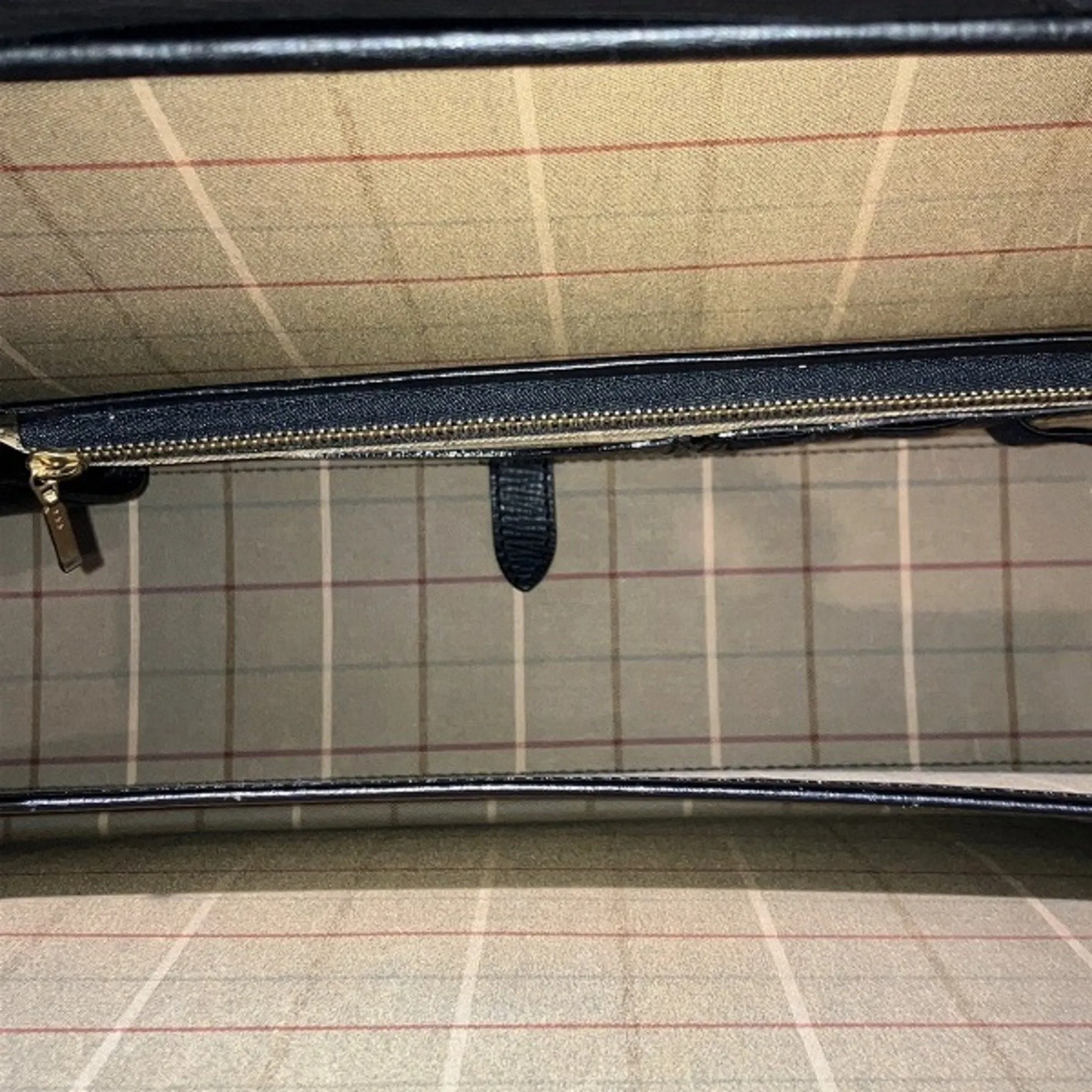 Burberry  Leather Handbag (Pre-Owned)