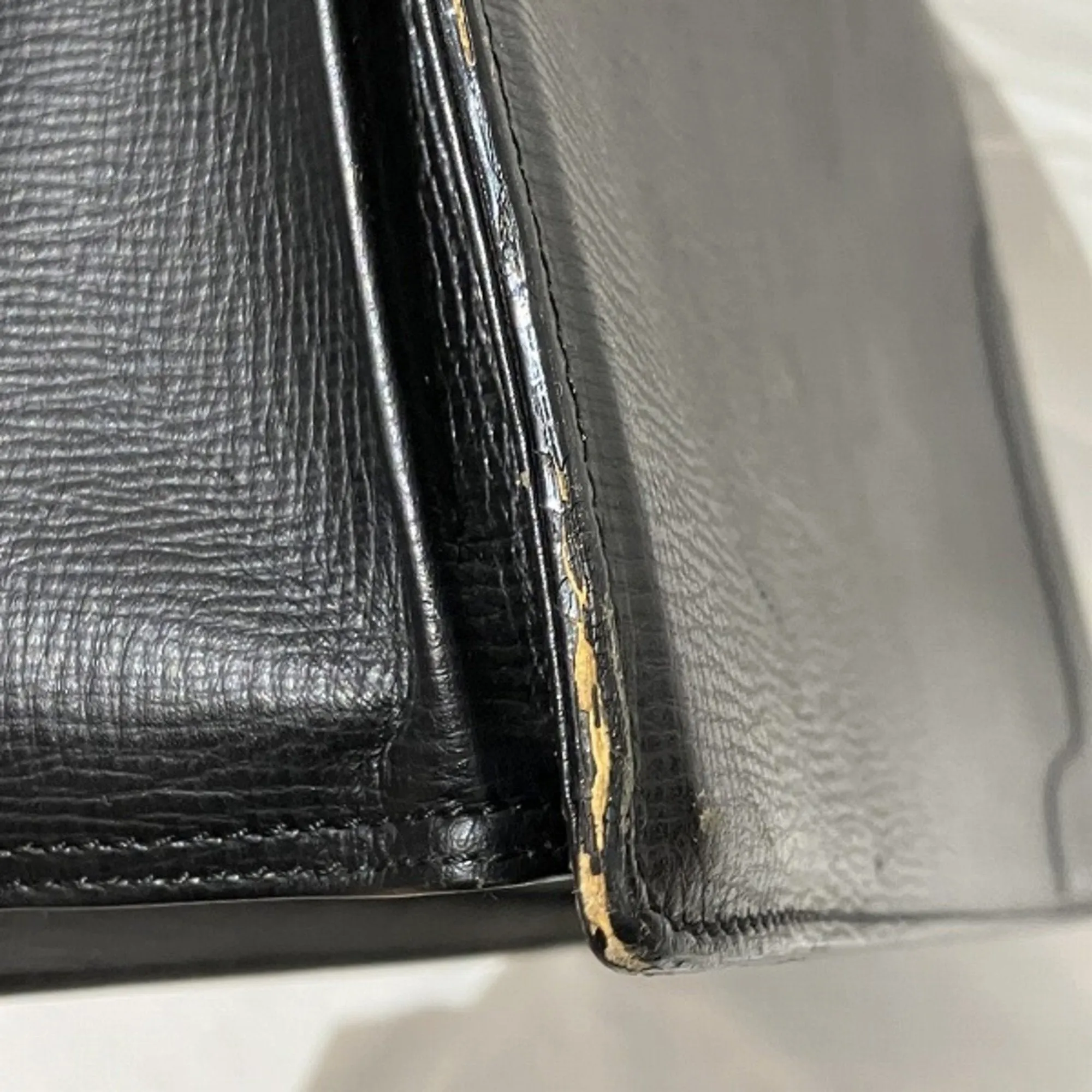Burberry  Leather Handbag (Pre-Owned)