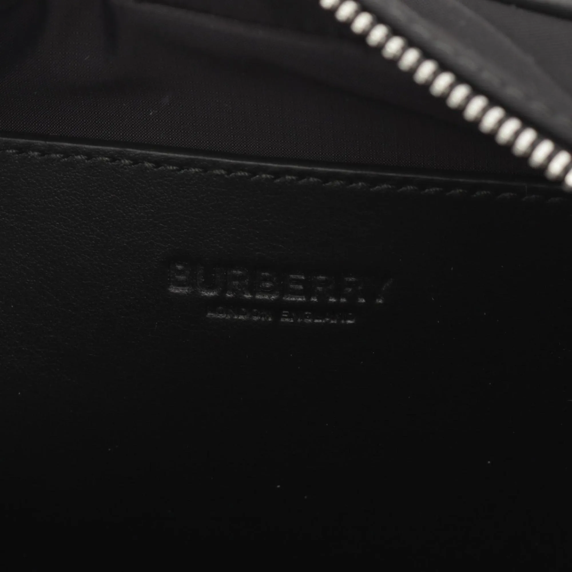 Burberry Nylon Leather Shoulder Bag (Pre-Owned)