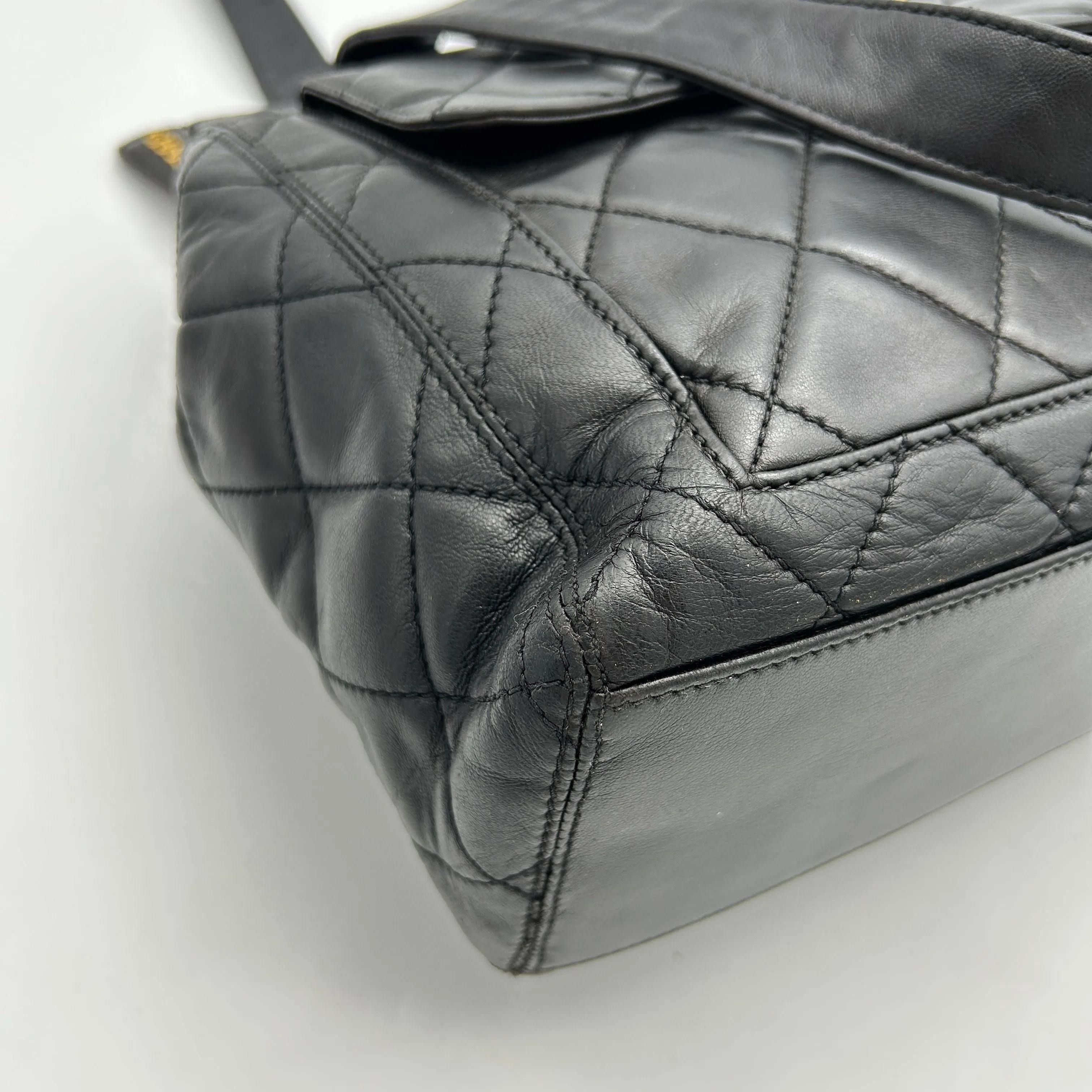 Chanel Vintage Quilted CC Pocket Tote - Black Totes, Handbags ch9993vf