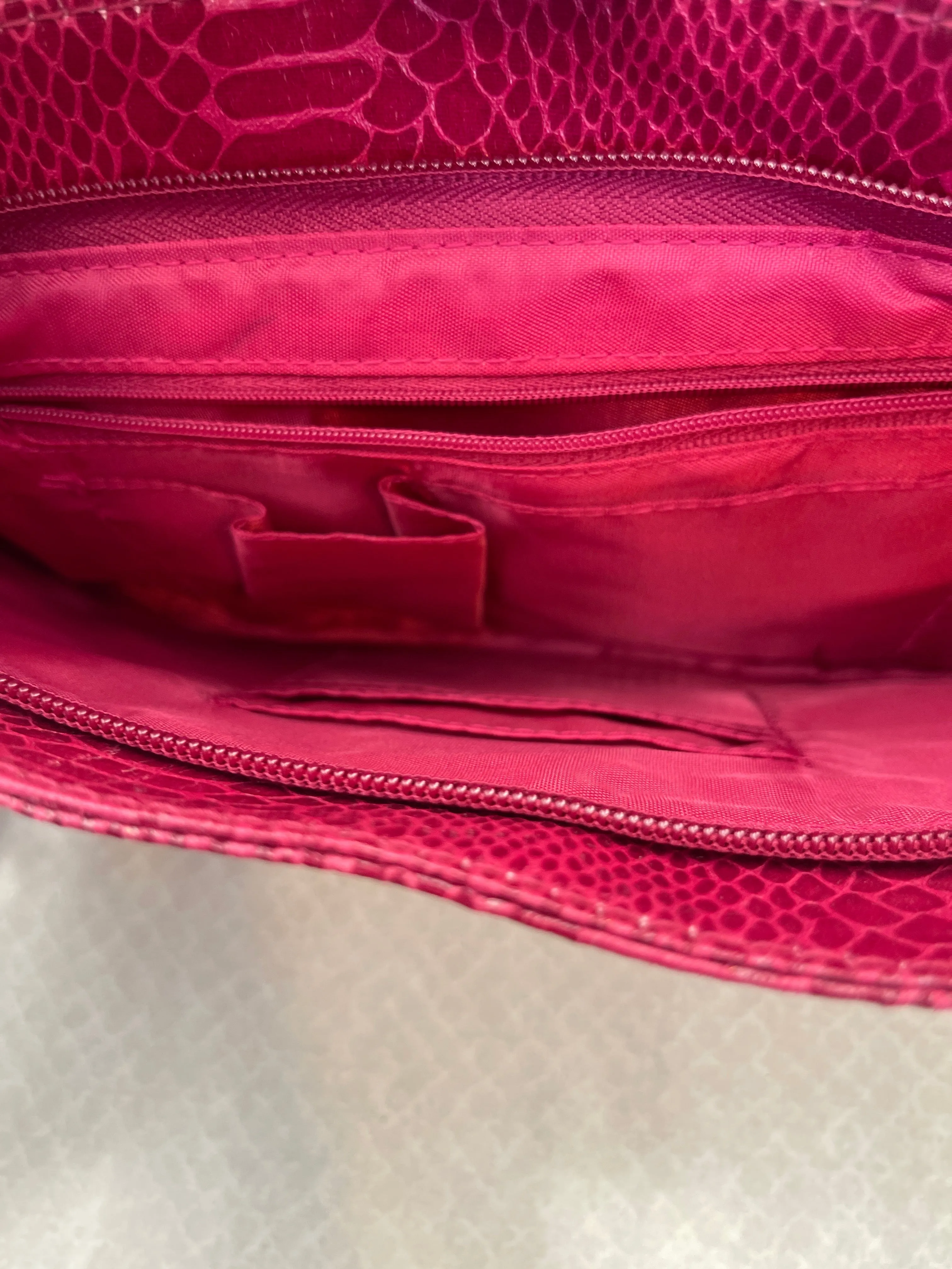 Clutch By Clothes Mentor, Size: Large