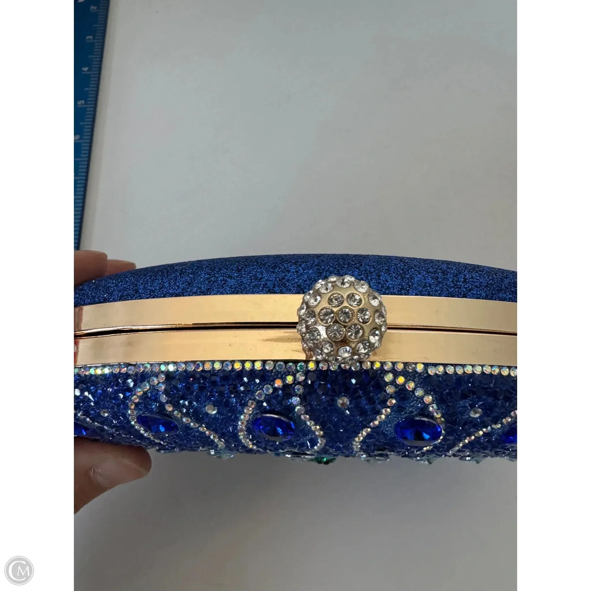 Clutch By Clothes Mentor, Size: Medium