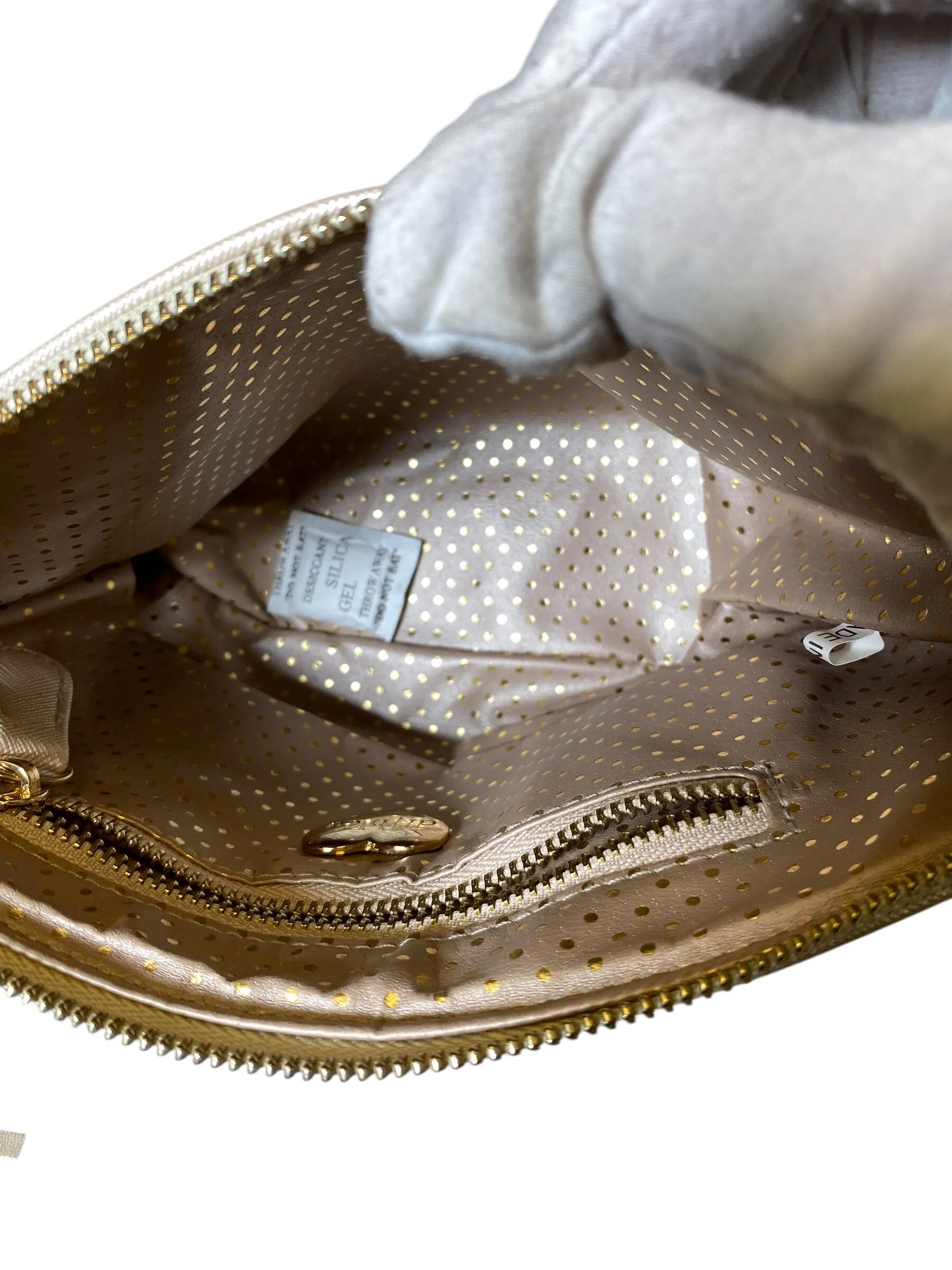 Clutch By Cmc  Size: Medium