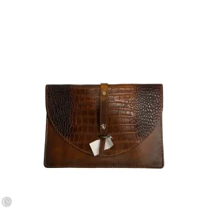 Clutch Leather By Clothes Mentor, Size: Medium