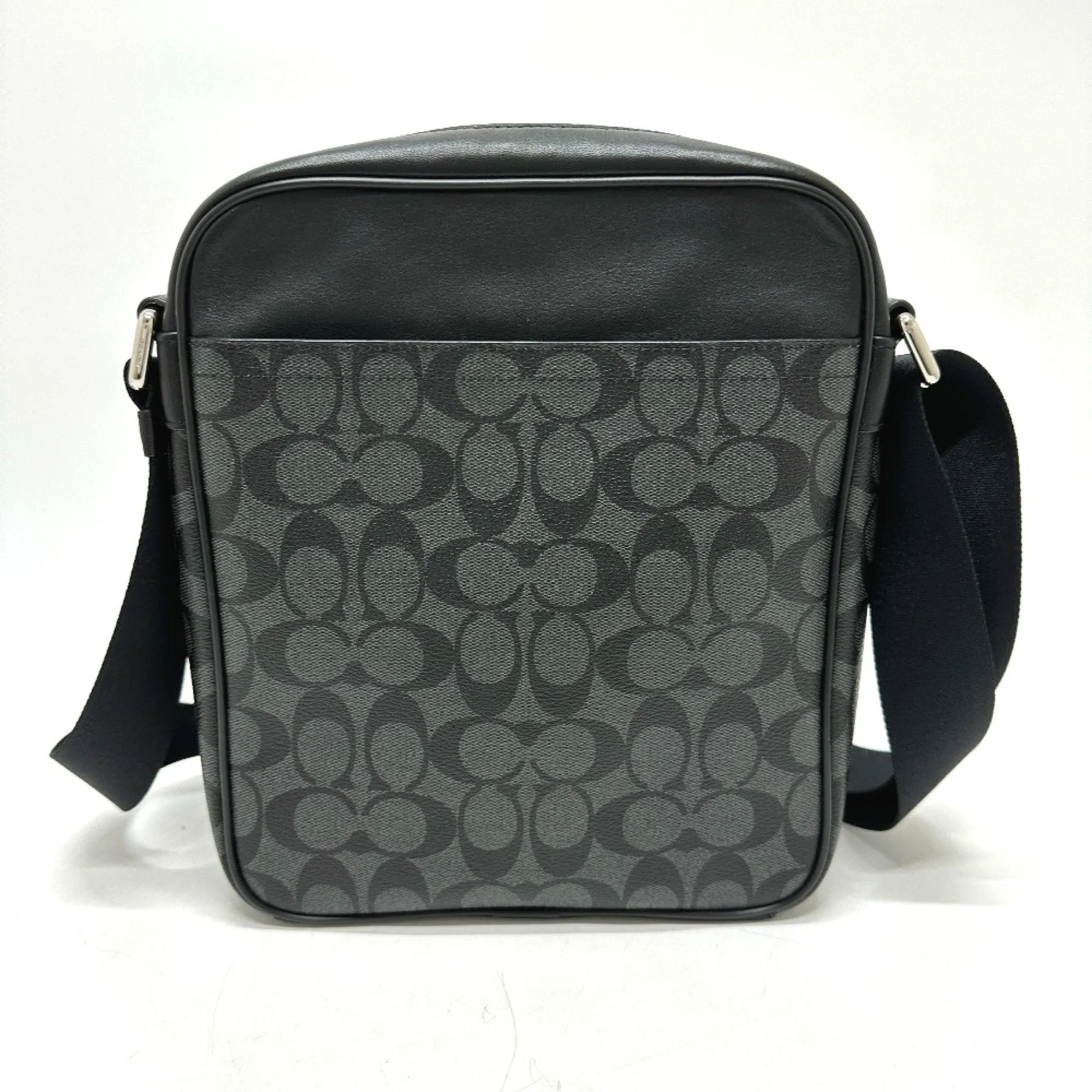 Coach  Leather Shoulder Bag (Pre-Owned)