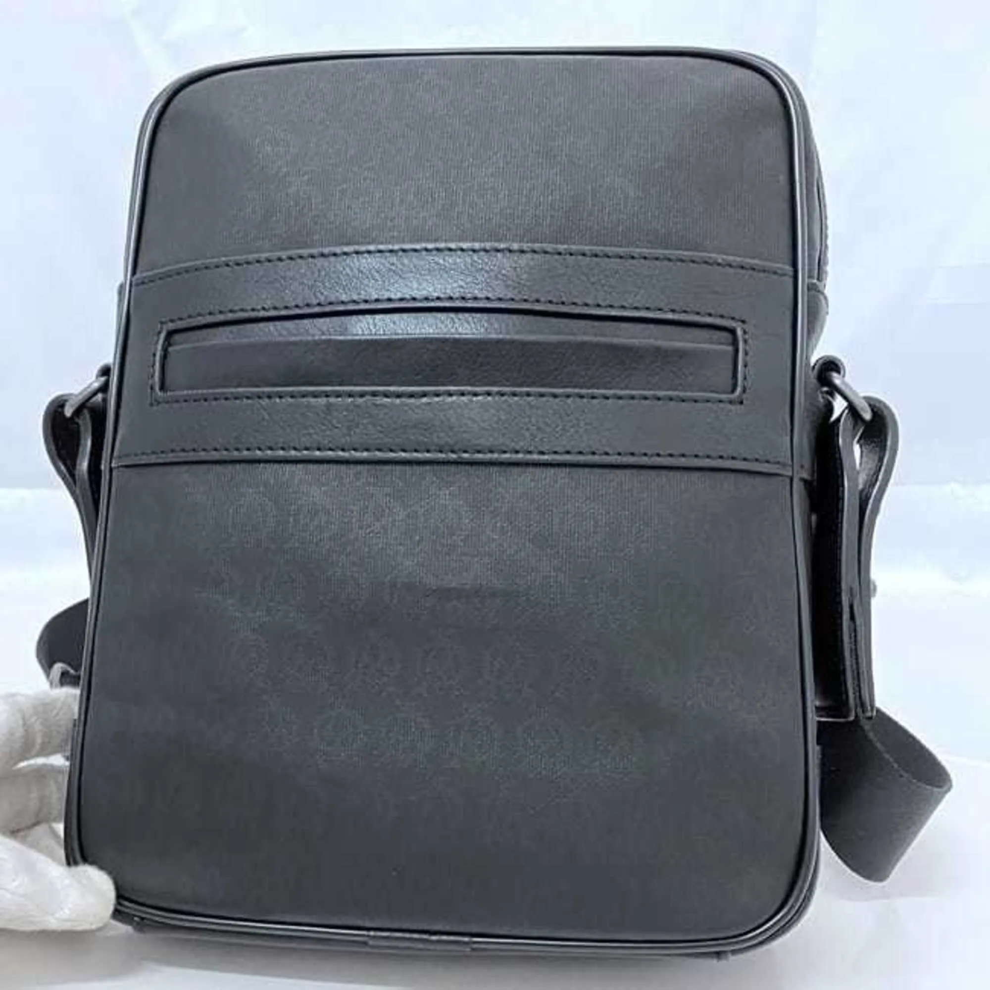 Dunhill Leather Shoulder Bag (Pre-Owned)