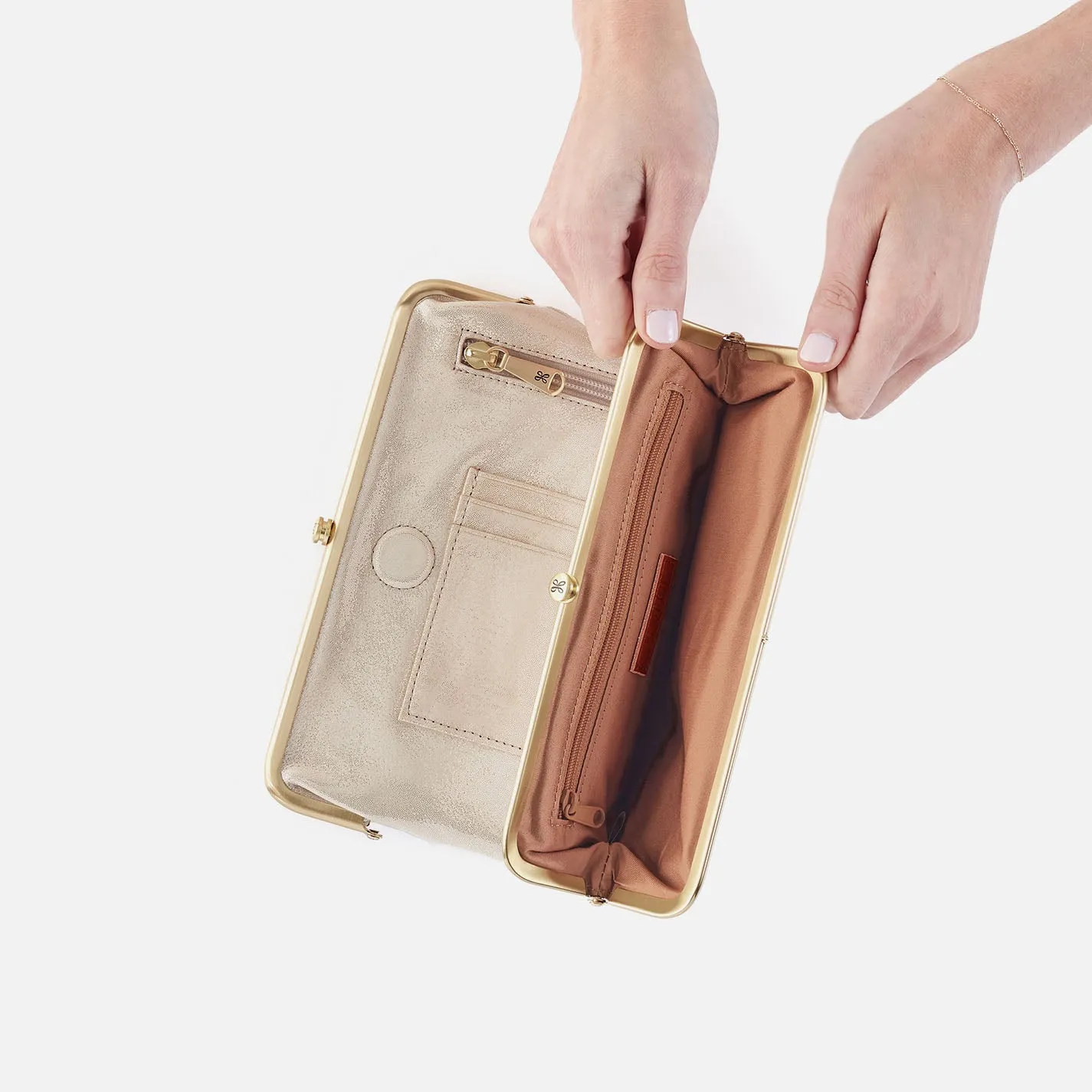Lauren Clutch-Wallet In Metallic Leather - Sand Shimmer