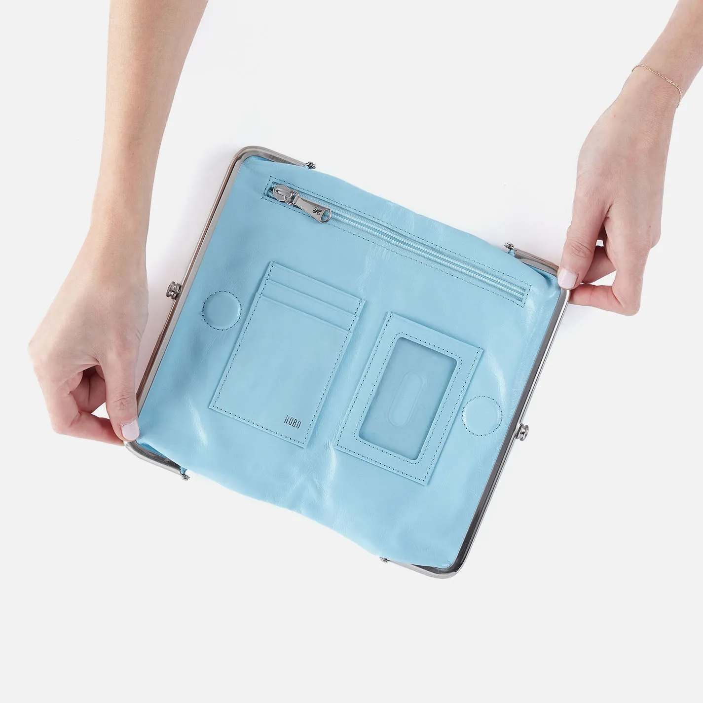 Lauren Clutch-Wallet In Polished Leather - Stratosphere