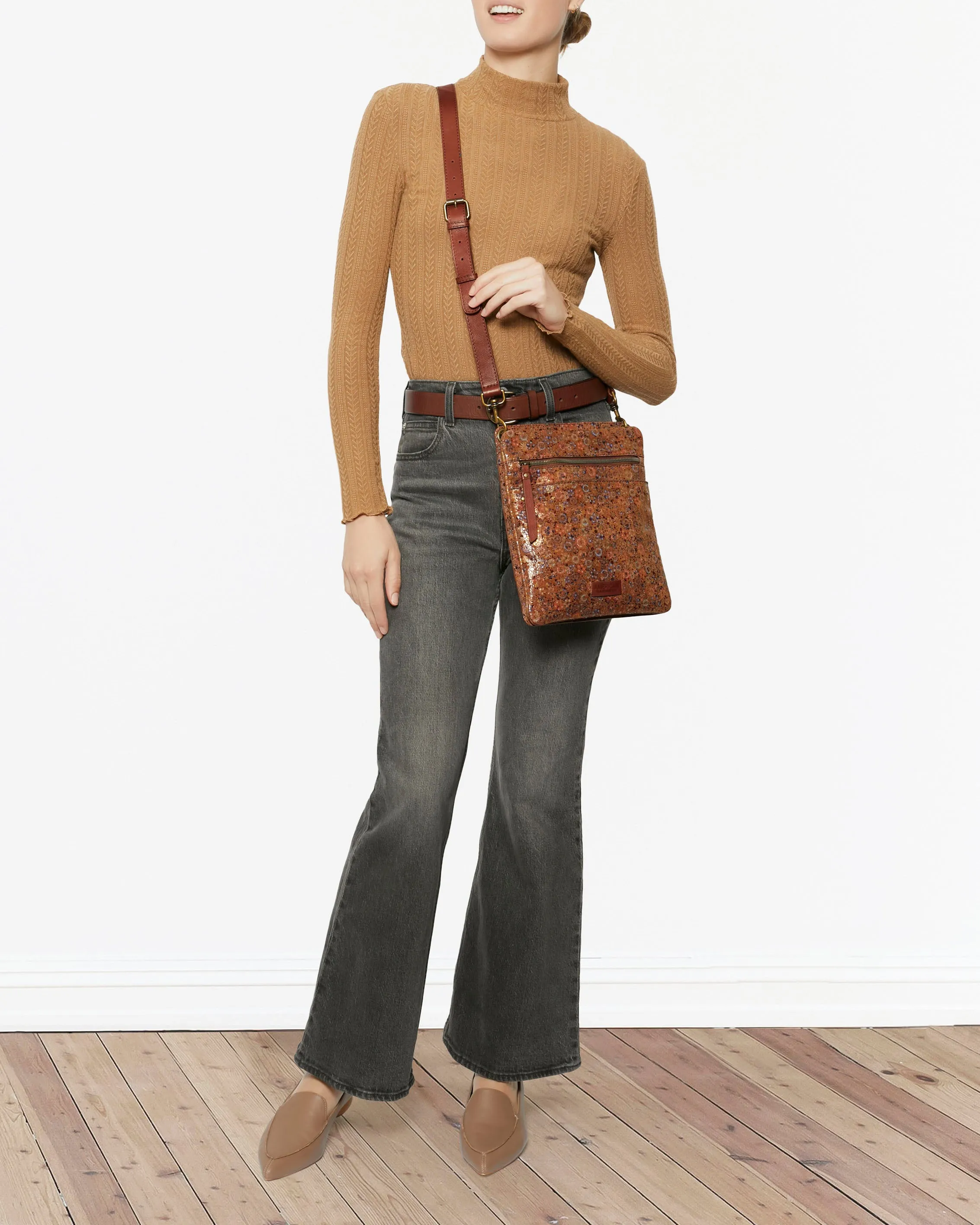 Lily Multi Compartment Crossbody