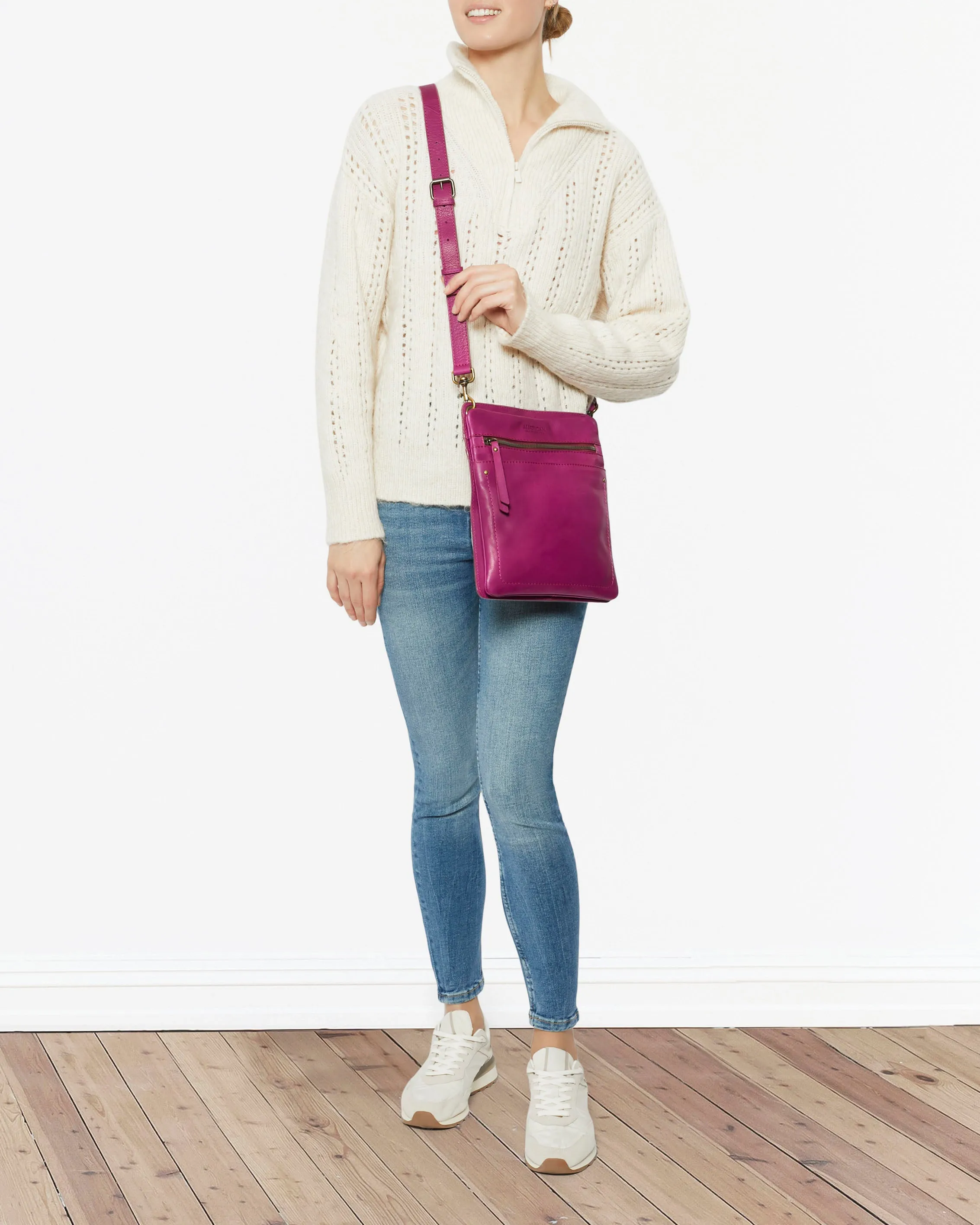 Lily Multi Compartment Crossbody