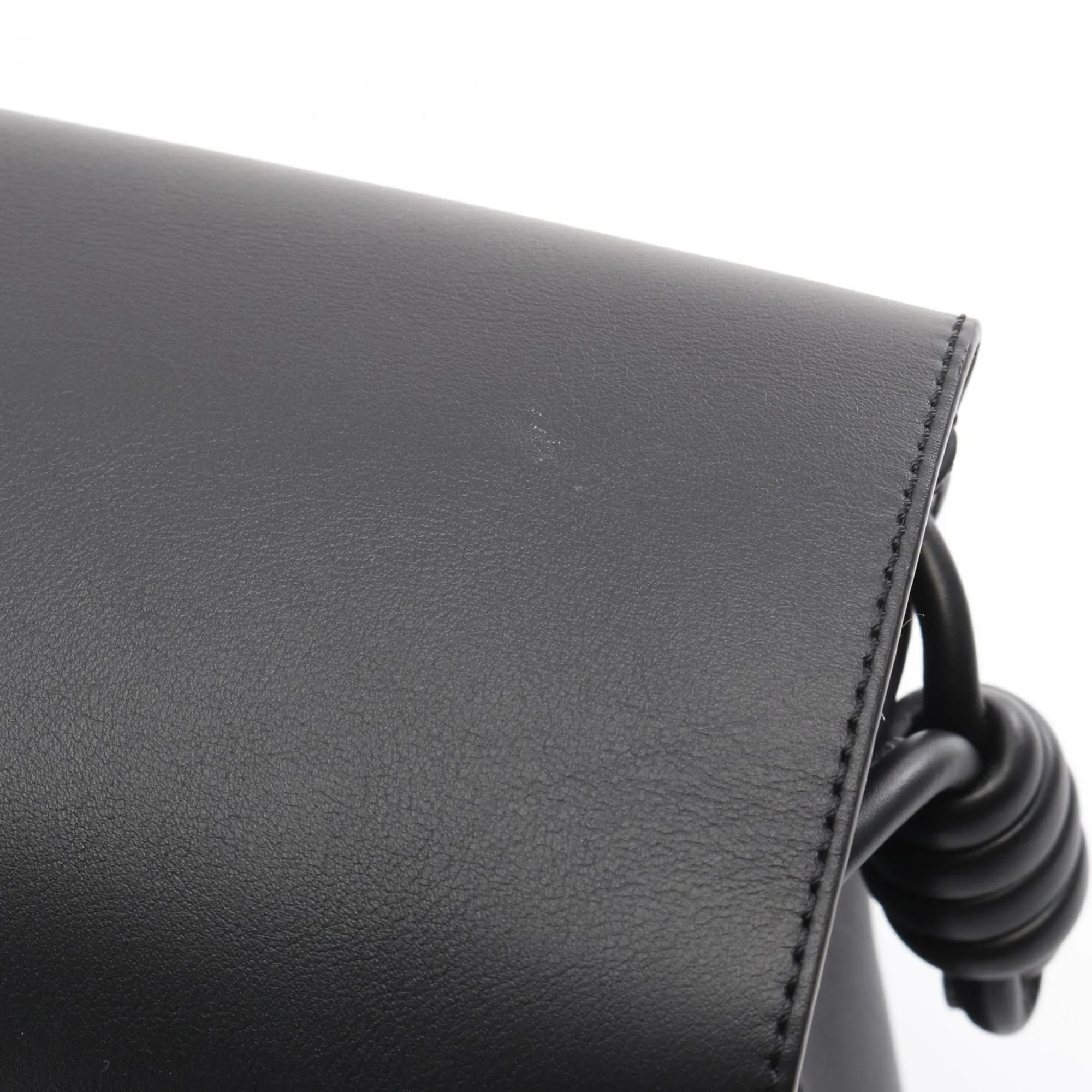 Loewe Leather Shoulder Bag (Pre-Owned)