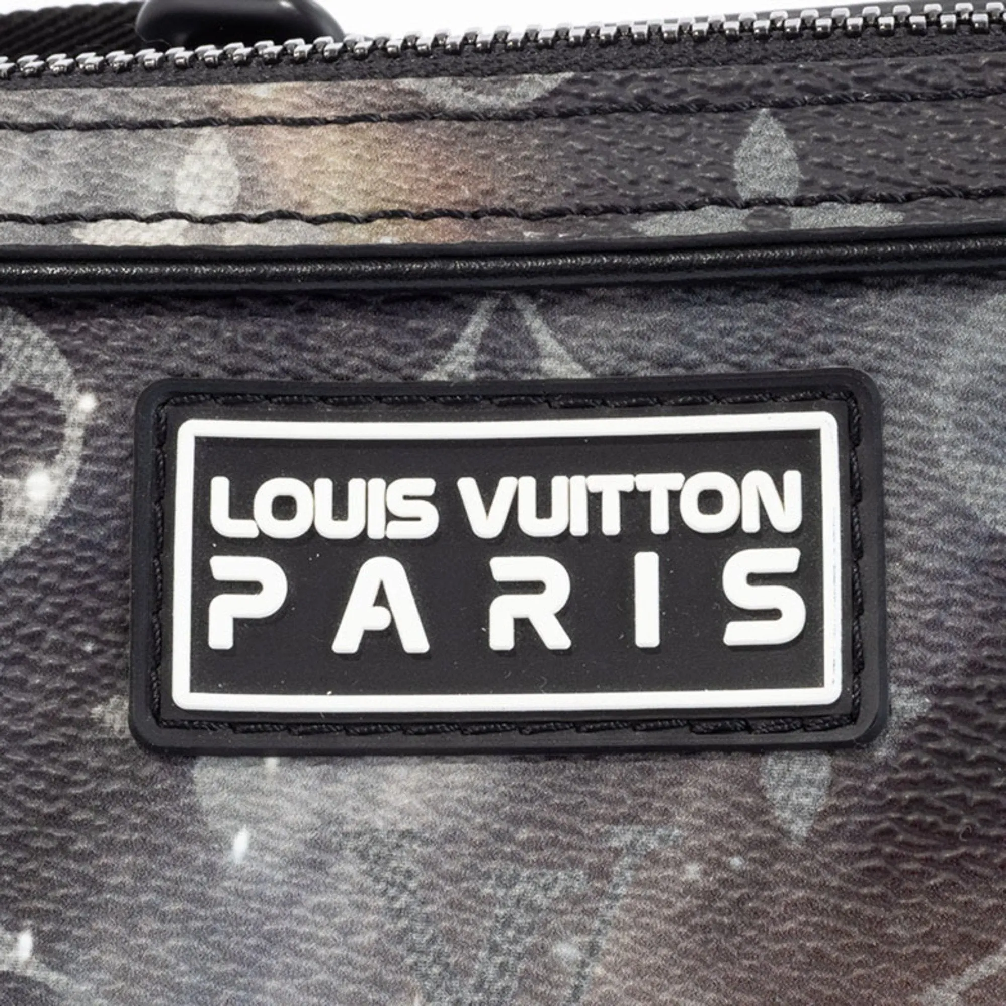 Louis Vuitton Canvas Shoulder Bag (Pre-Owned)