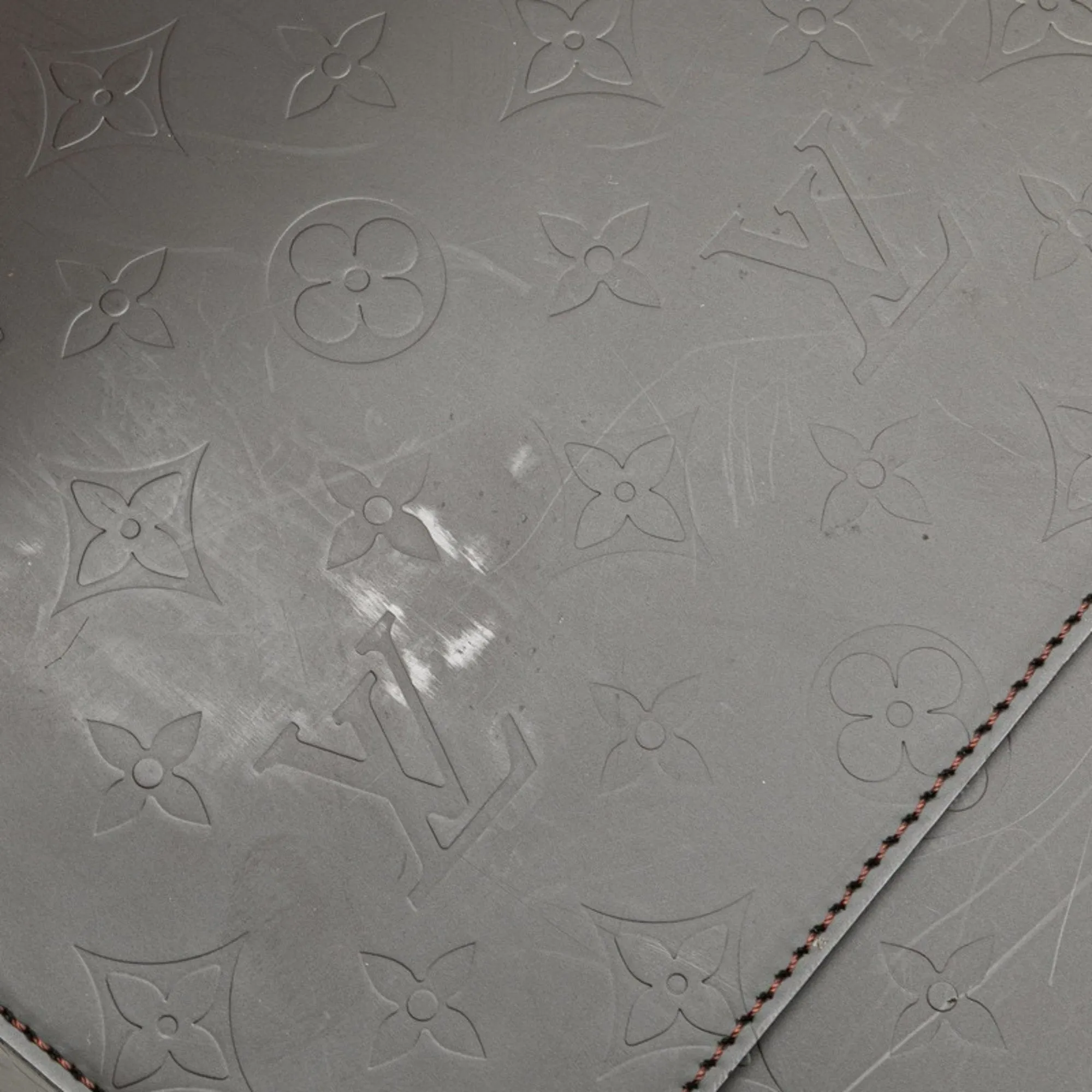 Louis Vuitton Leather Shoulder Bag (Pre-Owned)