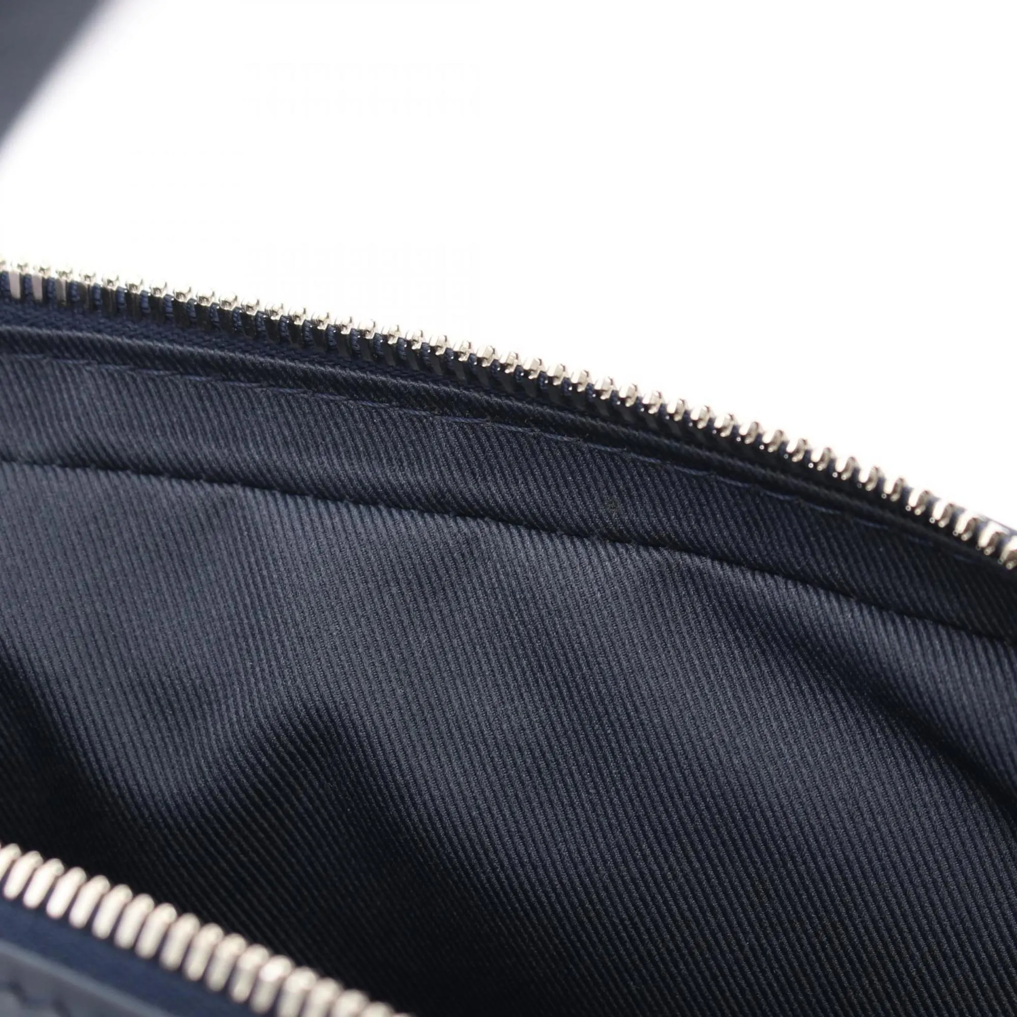 Louis Vuitton Leather Shoulder Bag (Pre-Owned)