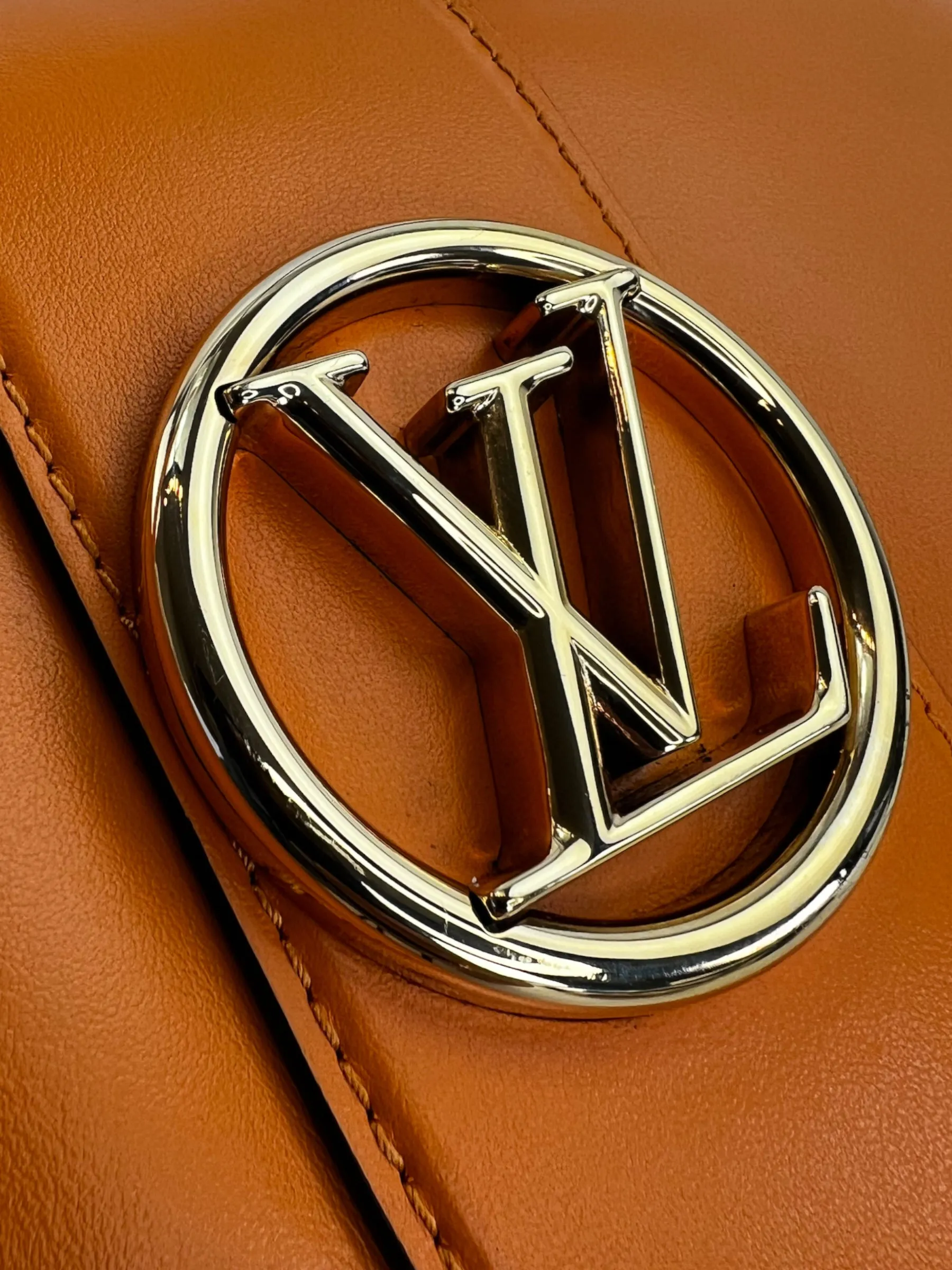 Louis Vuitton Light Tan Leather Sac A Main Point 9 Crossbody