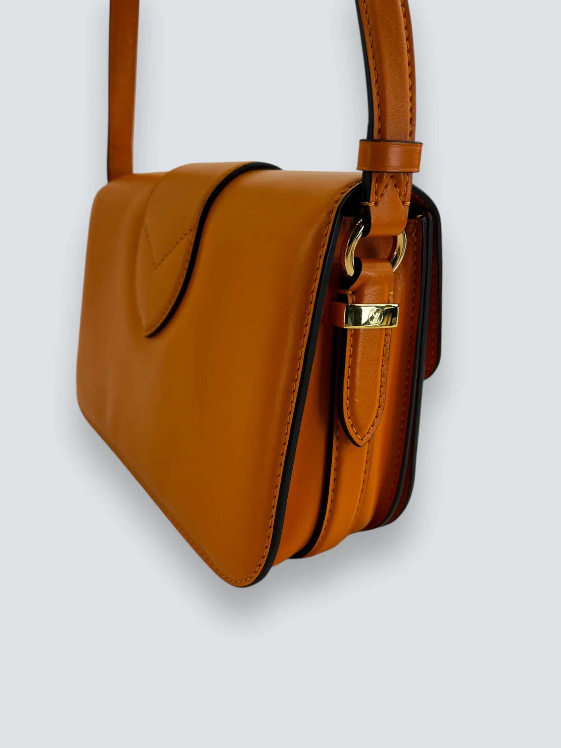 Louis Vuitton Light Tan Leather Sac A Main Point 9 Crossbody