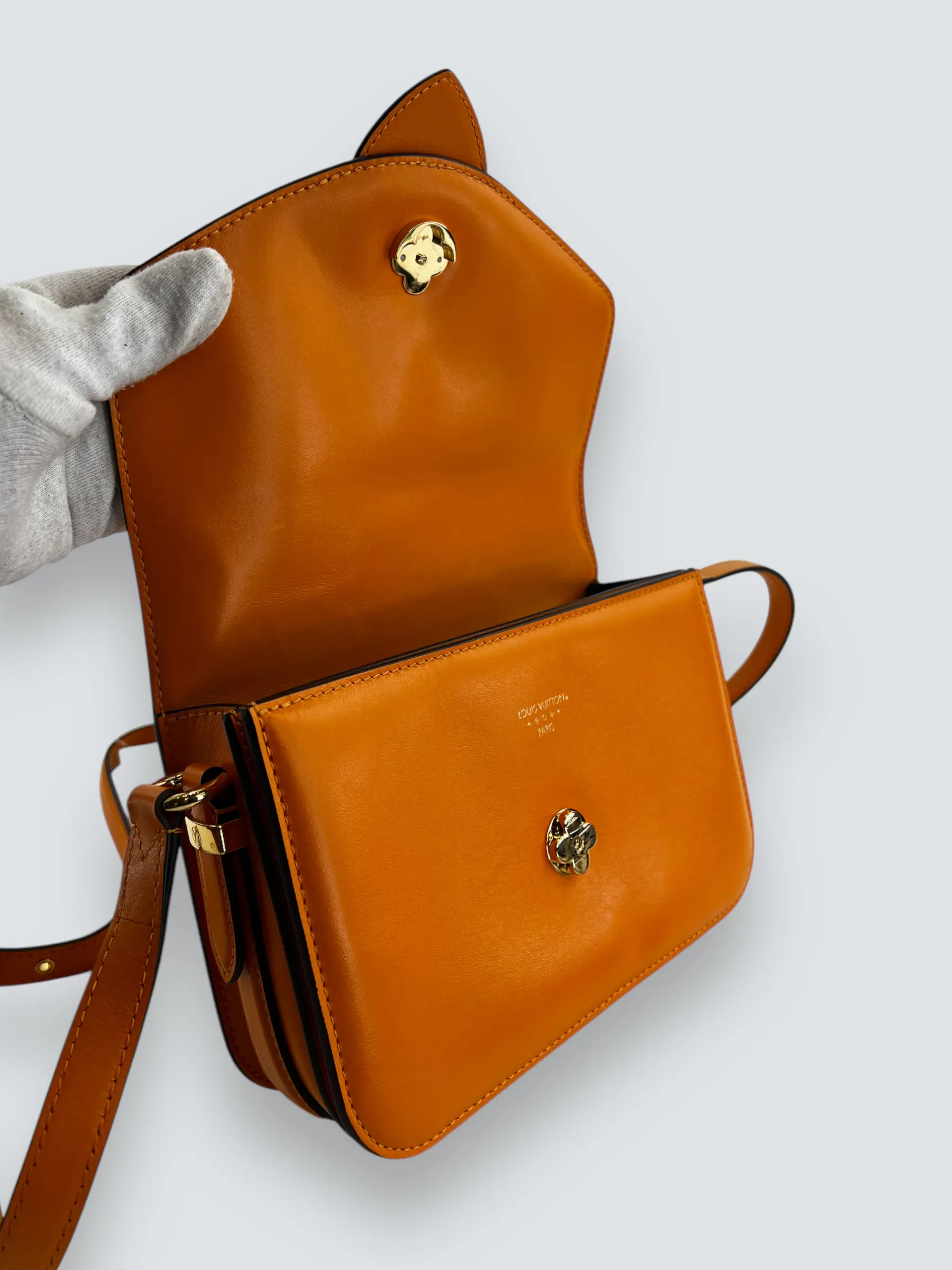 Louis Vuitton Light Tan Leather Sac A Main Point 9 Crossbody
