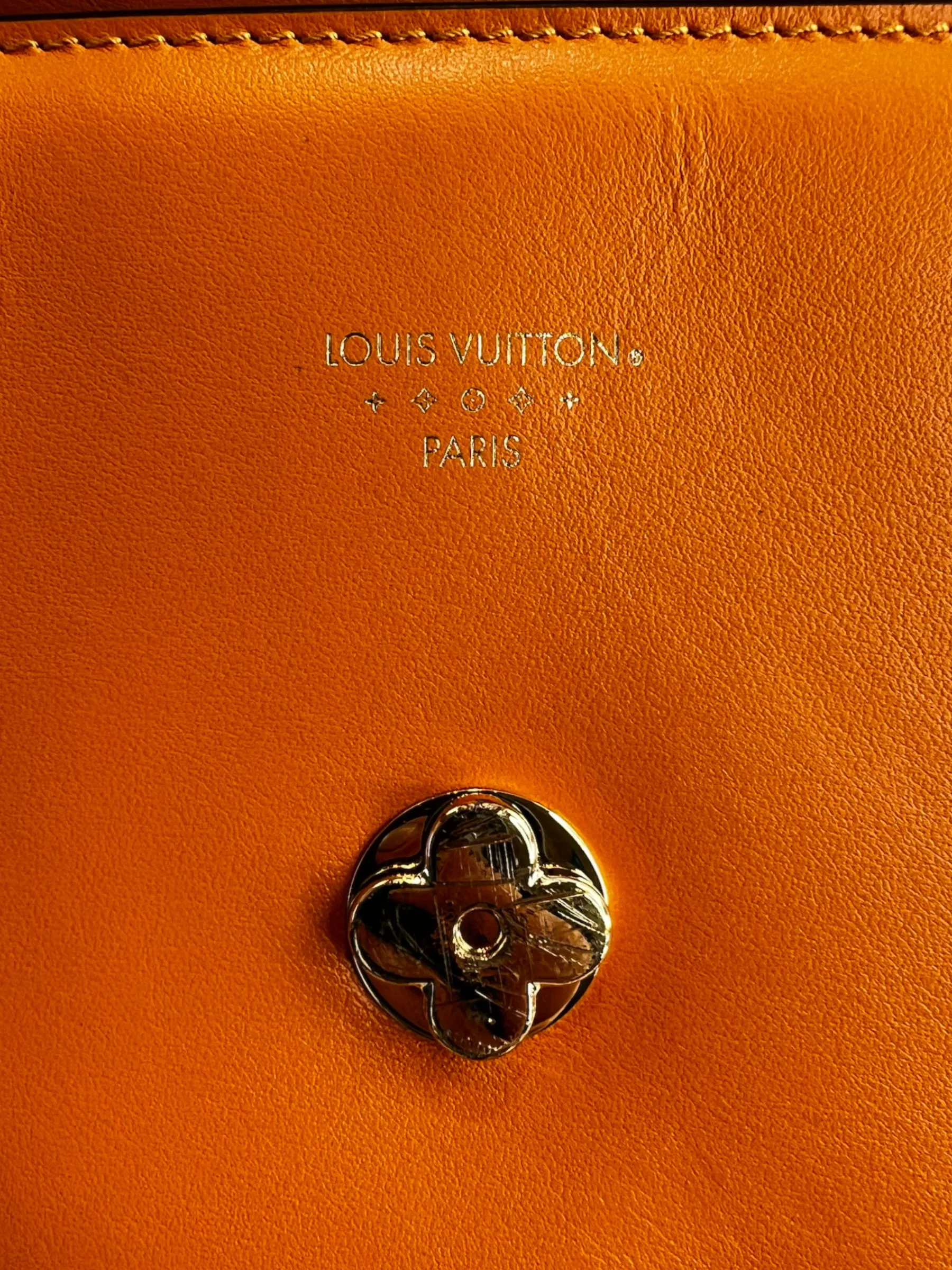 Louis Vuitton Light Tan Leather Sac A Main Point 9 Crossbody