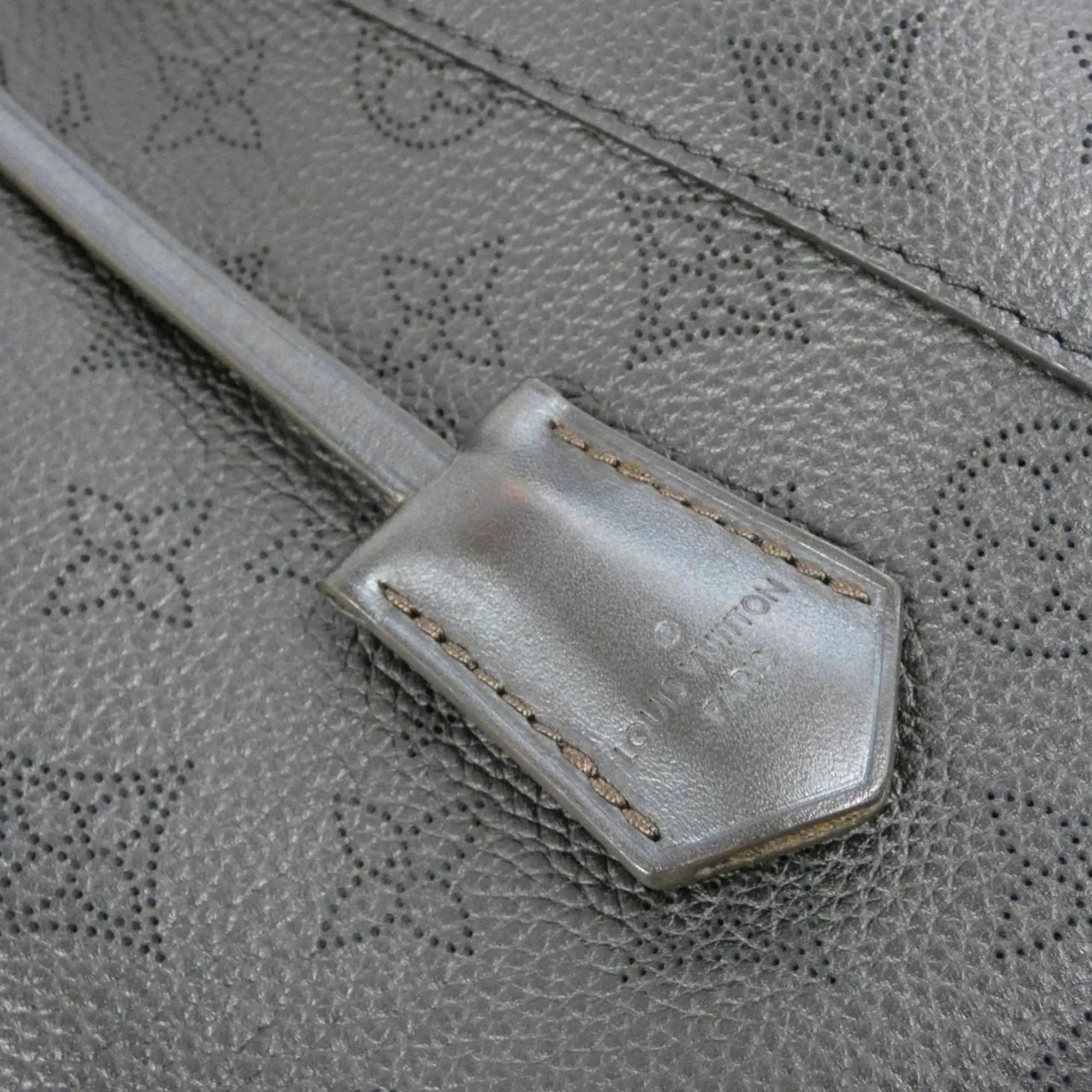 Louis Vuitton Mahina Mahina Leather Handbag (Pre-Owned)