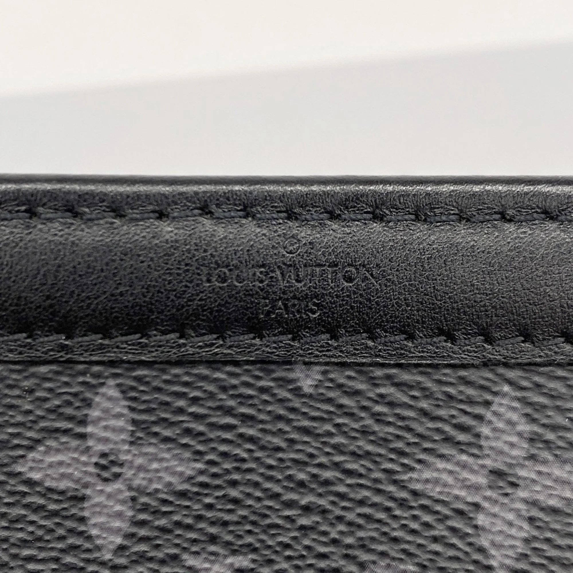 Louis Vuitton Shoulder Bag (Pre-Owned)