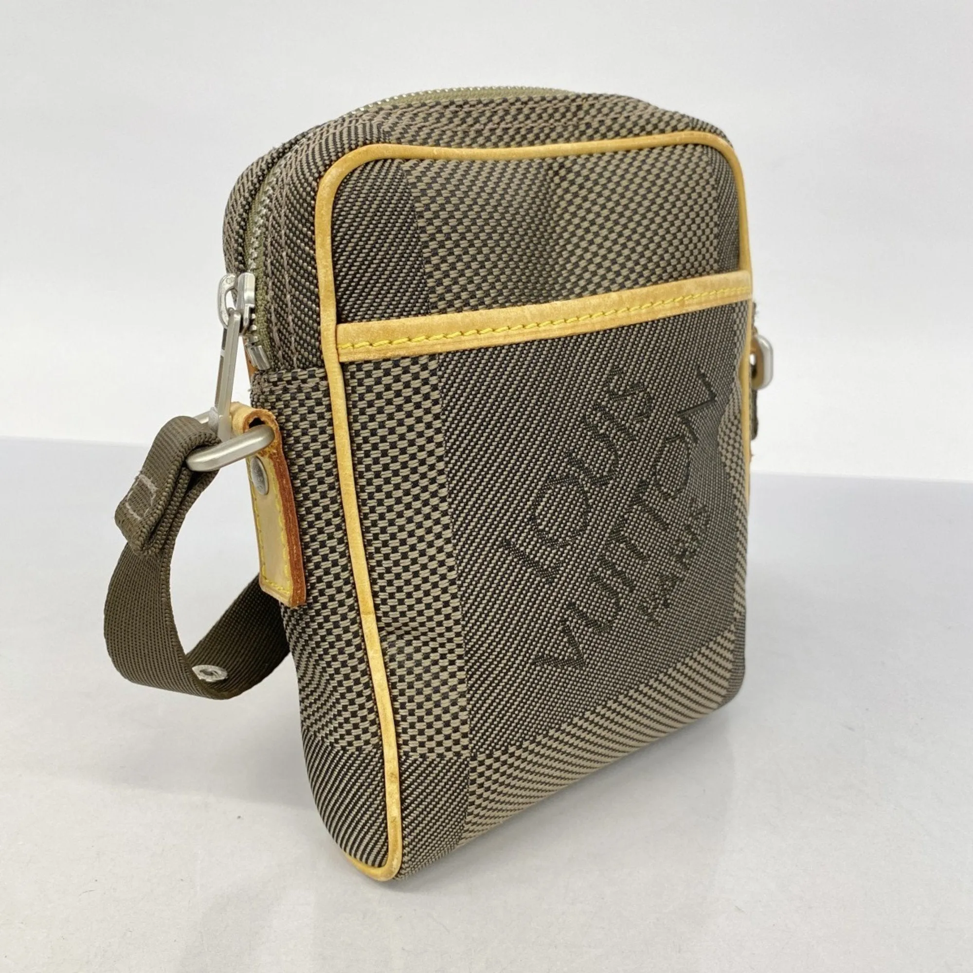 Louis Vuitton Shoulder Bag (Pre-Owned)