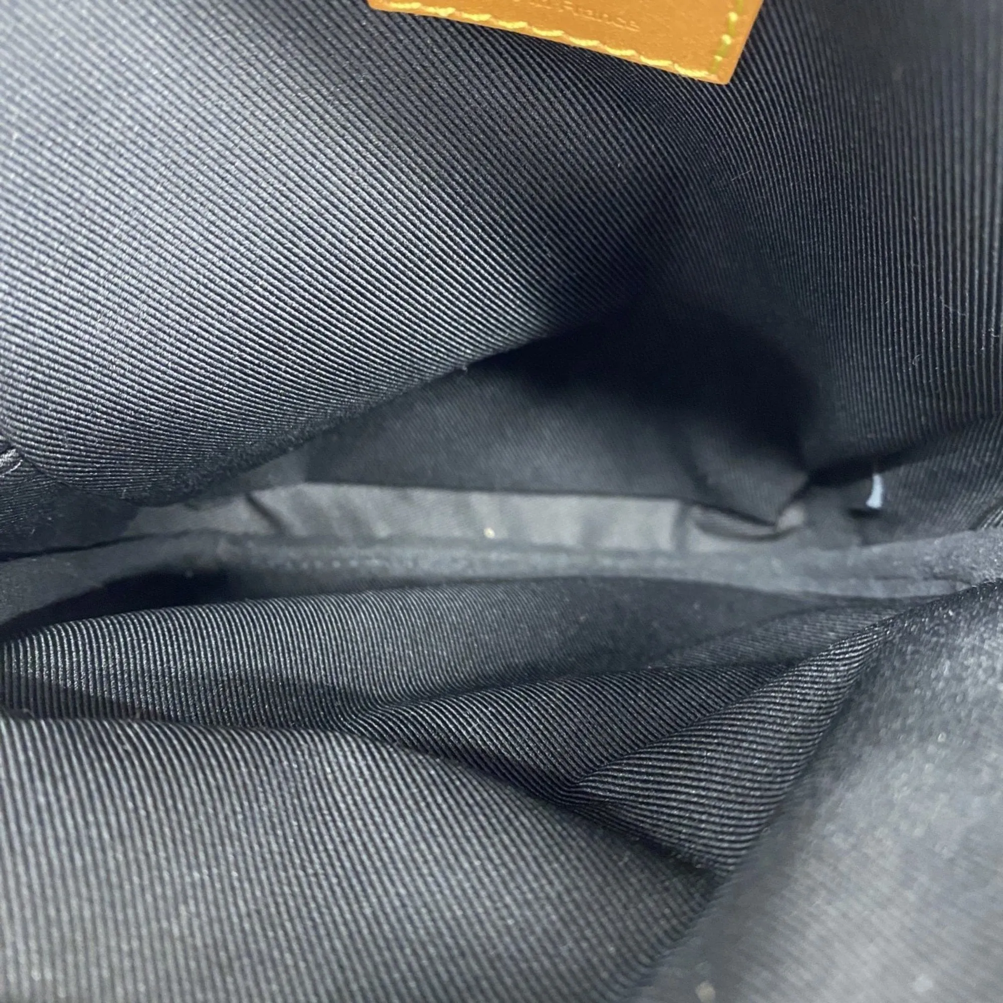 Louis Vuitton Shoulder Bag (Pre-Owned)