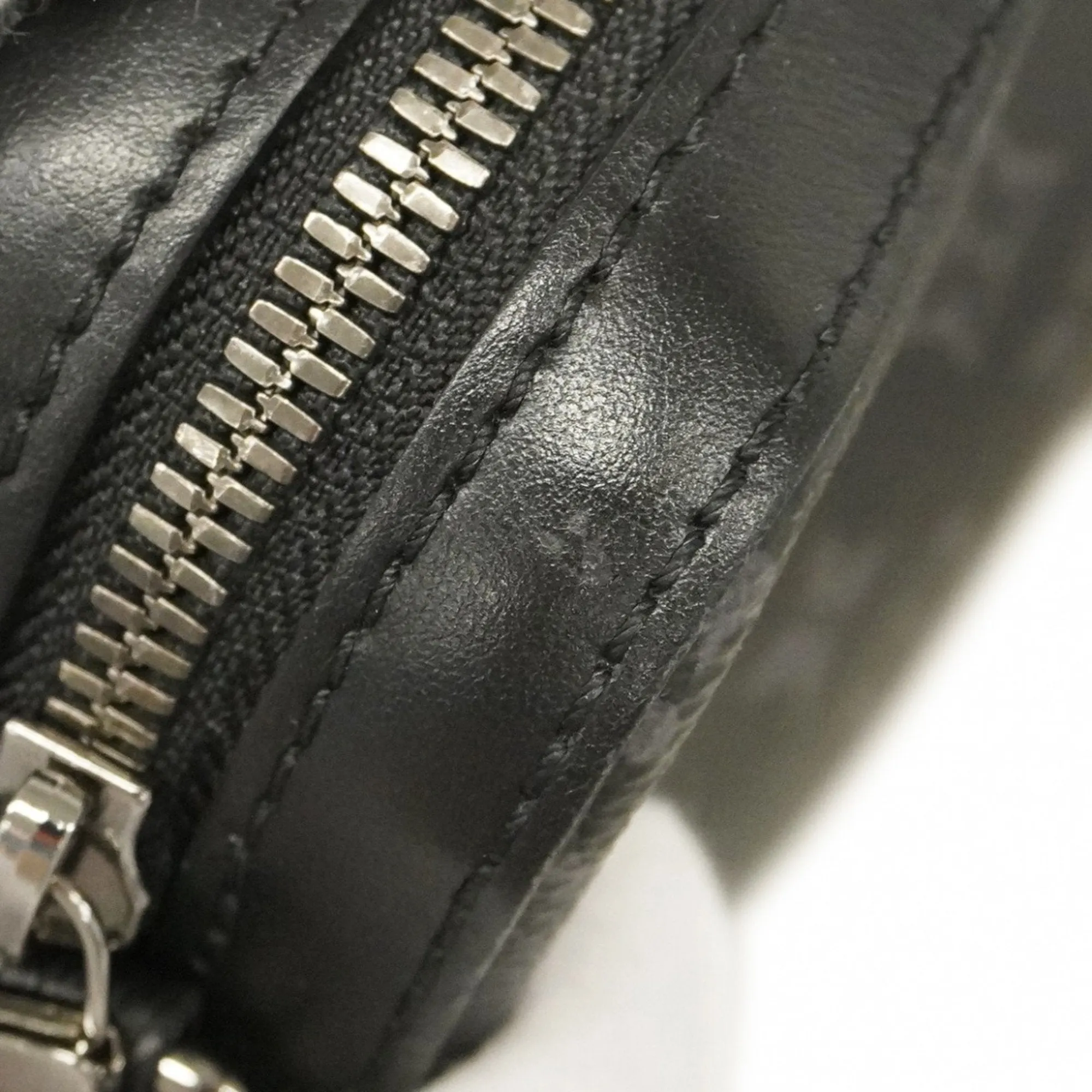 Louis Vuitton  Shoulder Bag (Pre-Owned)