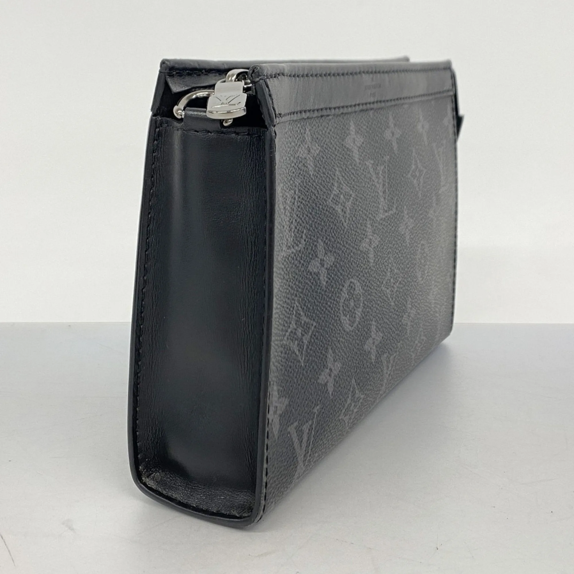 Louis Vuitton Shoulder Bag (Pre-Owned)