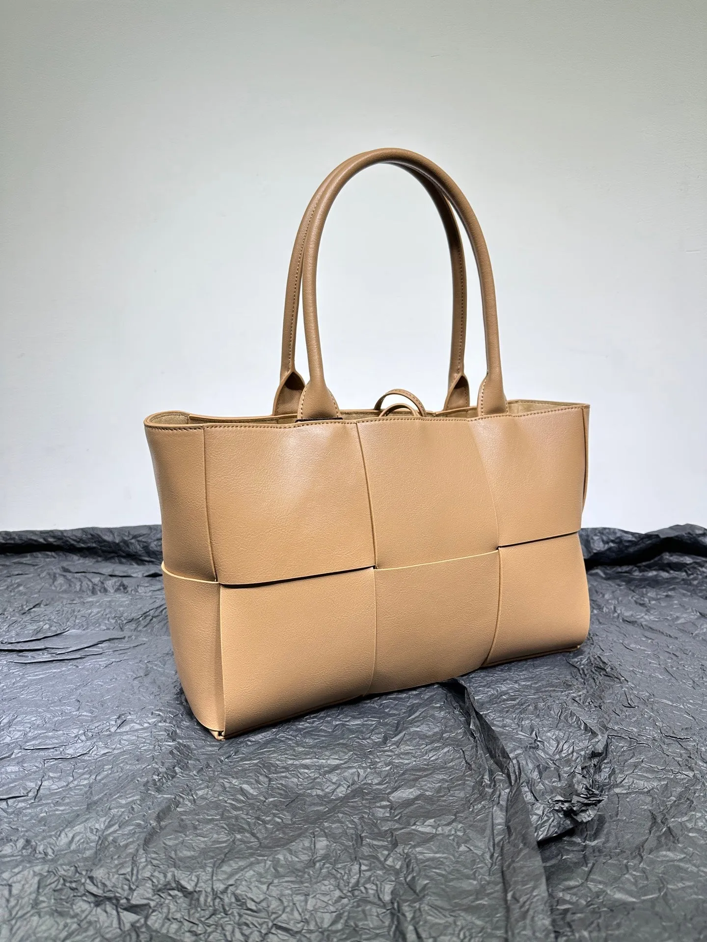 Quilted Large Leather Tote Bag, Minimalist Top Handle Bag, Elegant Convertible Shoulder Bag, Classic Style Soft Leather Work Bag