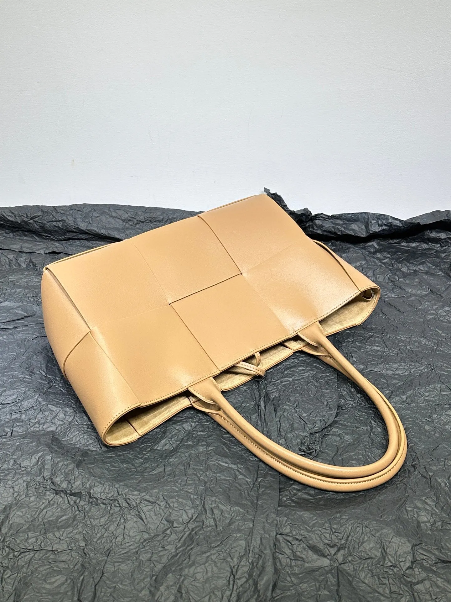 Quilted Large Leather Tote Bag, Minimalist Top Handle Bag, Elegant Convertible Shoulder Bag, Classic Style Soft Leather Work Bag