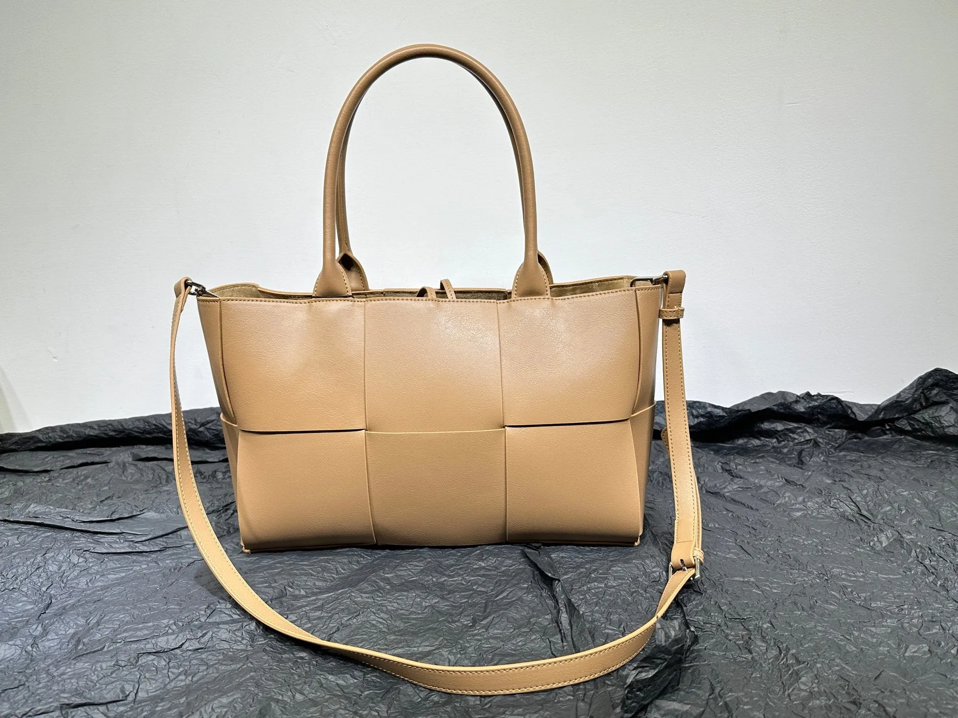 Quilted Large Leather Tote Bag, Minimalist Top Handle Bag, Elegant Convertible Shoulder Bag, Classic Style Soft Leather Work Bag