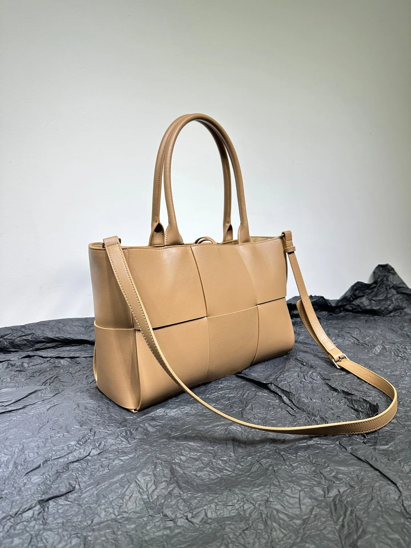 Quilted Large Leather Tote Bag, Minimalist Top Handle Bag, Elegant Convertible Shoulder Bag, Classic Style Soft Leather Work Bag