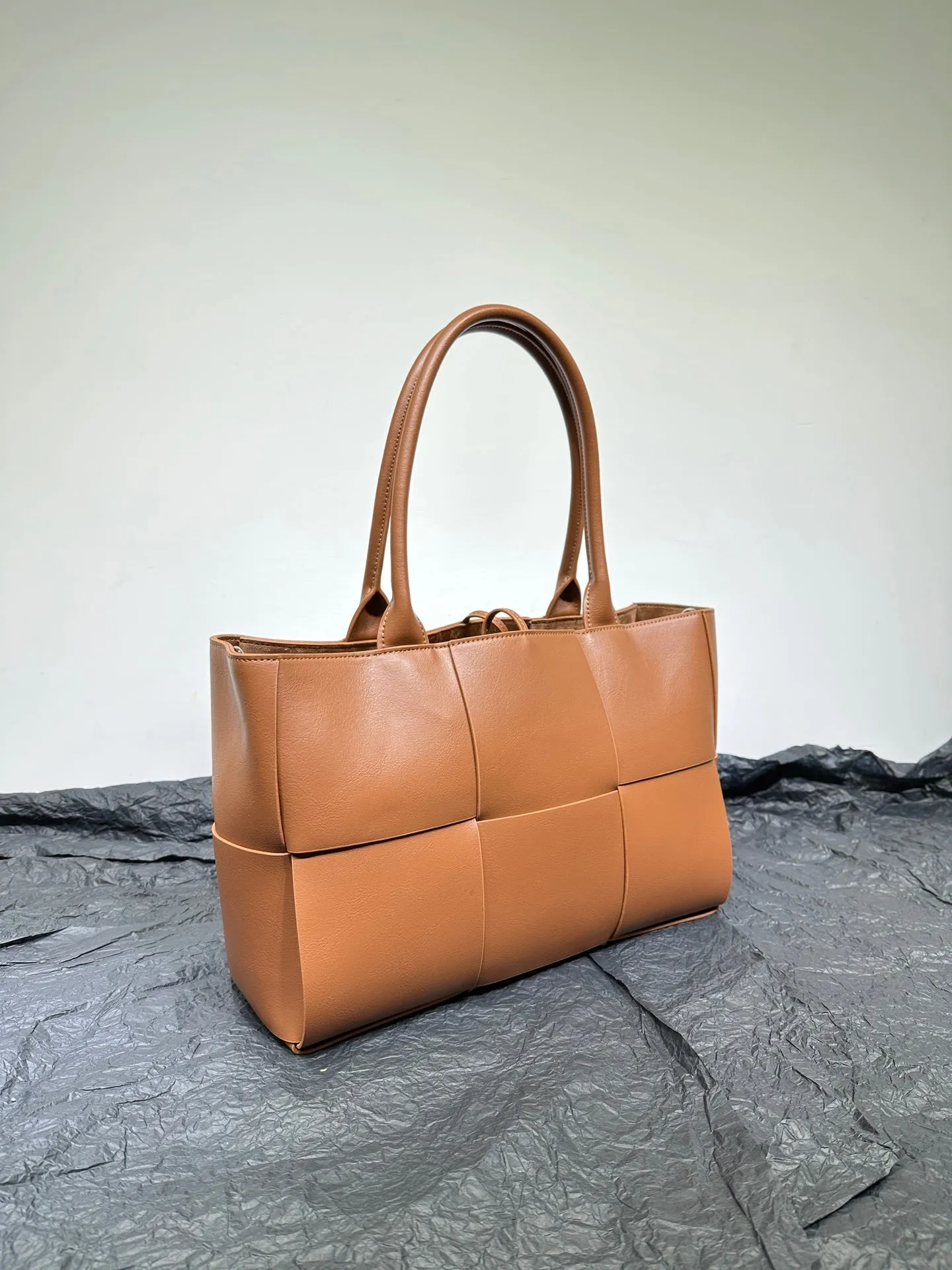 Quilted Large Leather Tote Bag, Minimalist Top Handle Bag, Elegant Convertible Shoulder Bag, Classic Style Soft Leather Work Bag
