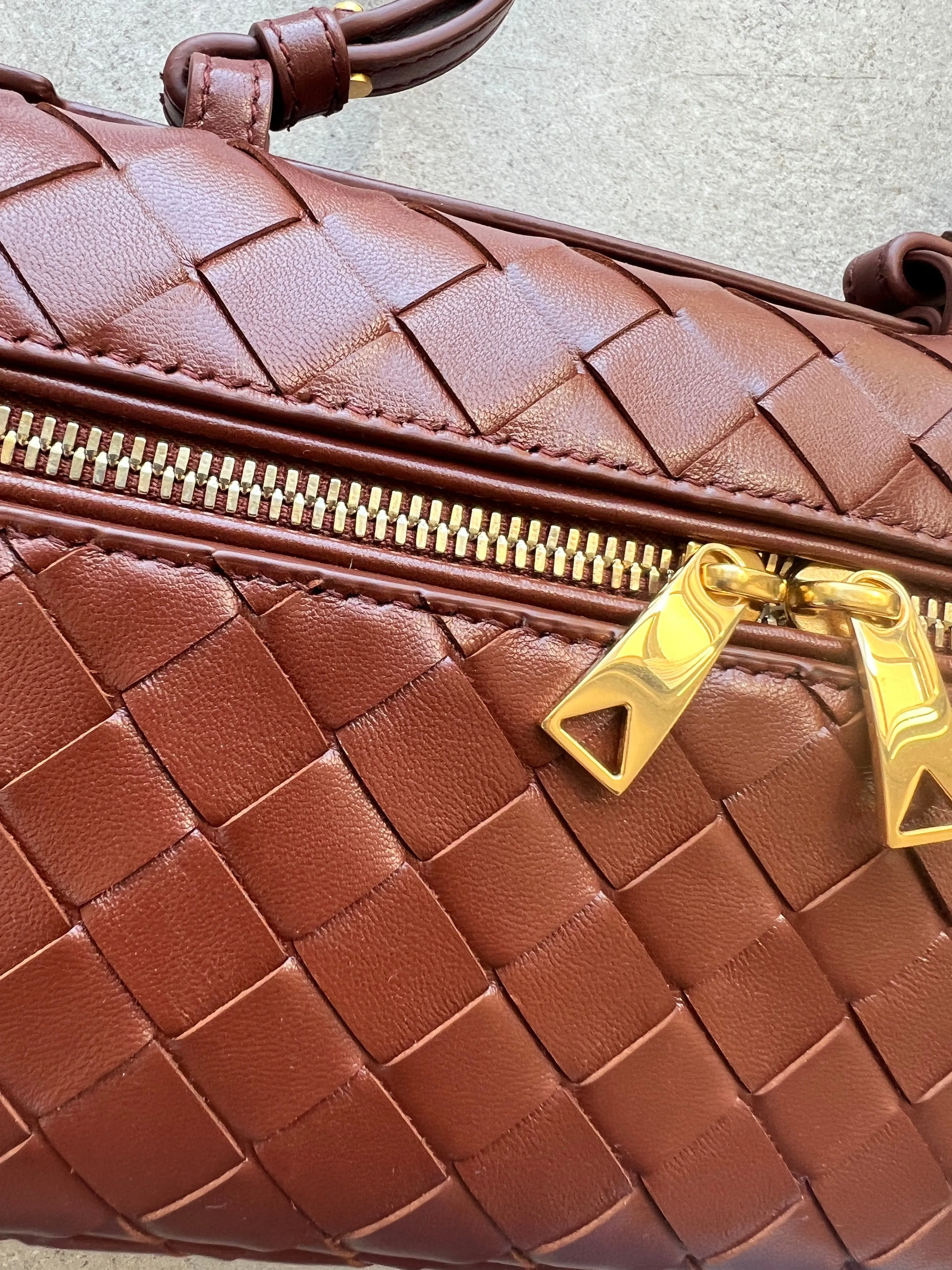 Vanity Bang Bang Crossbody, Sapele