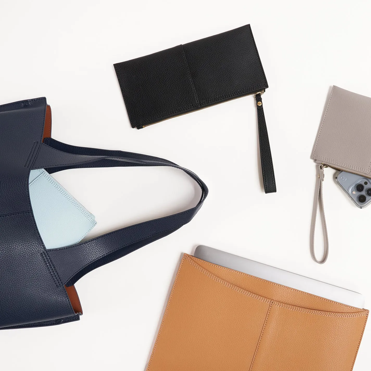 Vida Tote in Micro Pebbled Leather - Morning Dove Grey