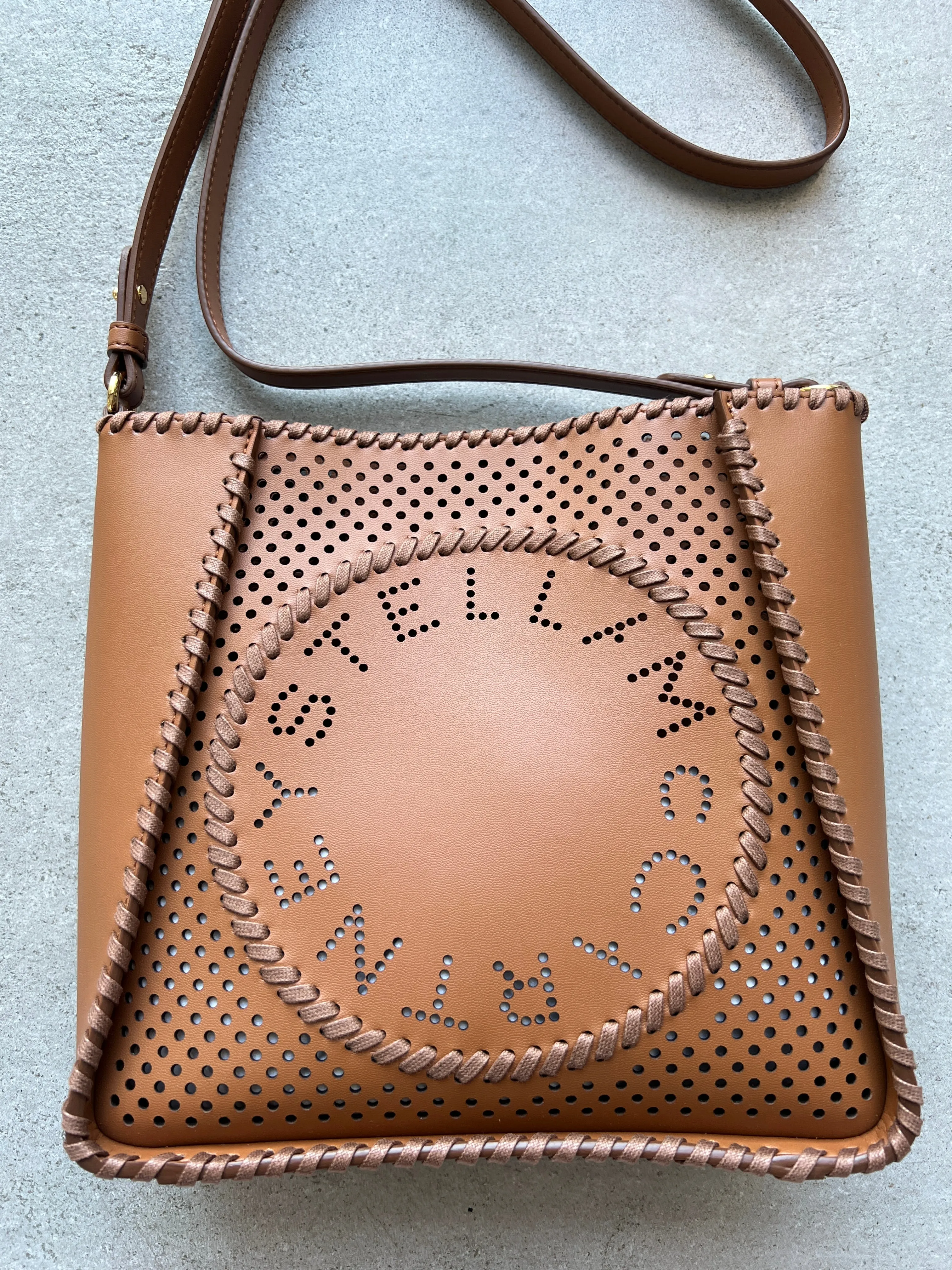 Logo Hobo Perforated, Cuoio