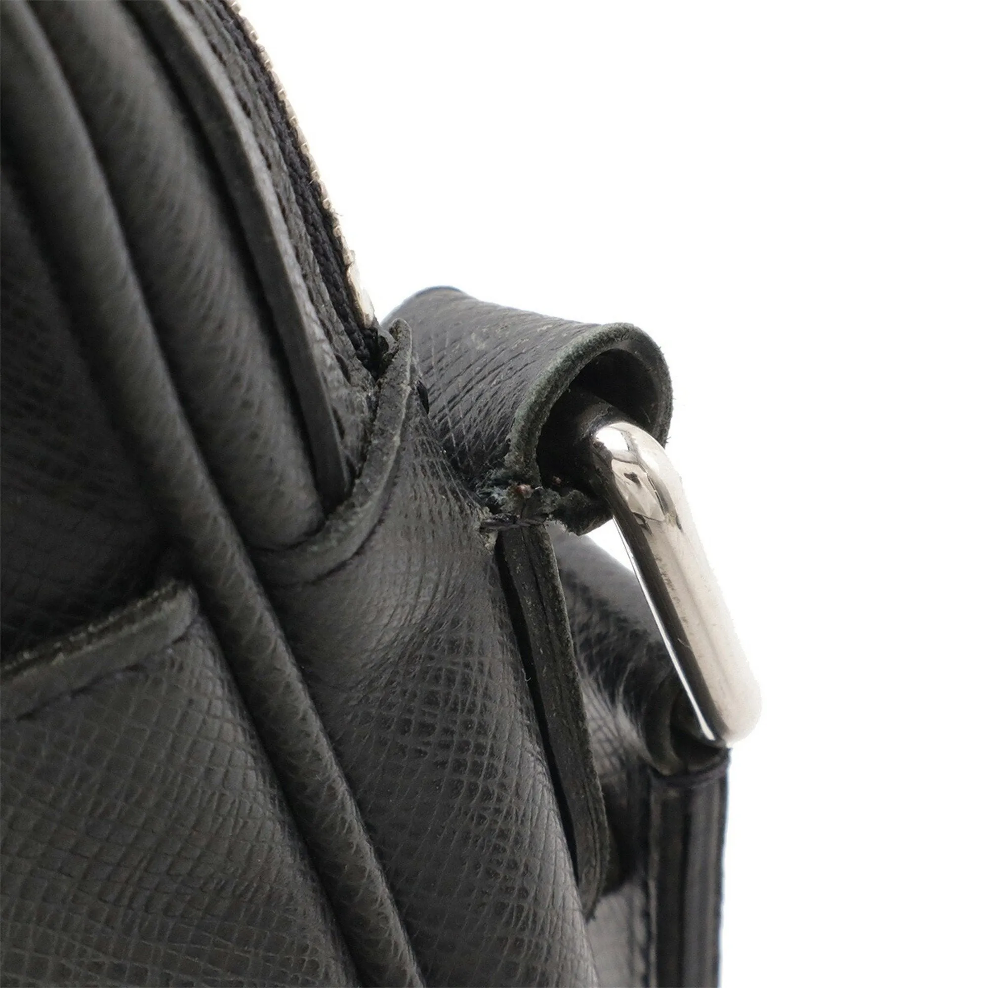Louis Vuitton Ardoise Taiga Leather Shoulder Bag (Pre-Owned)