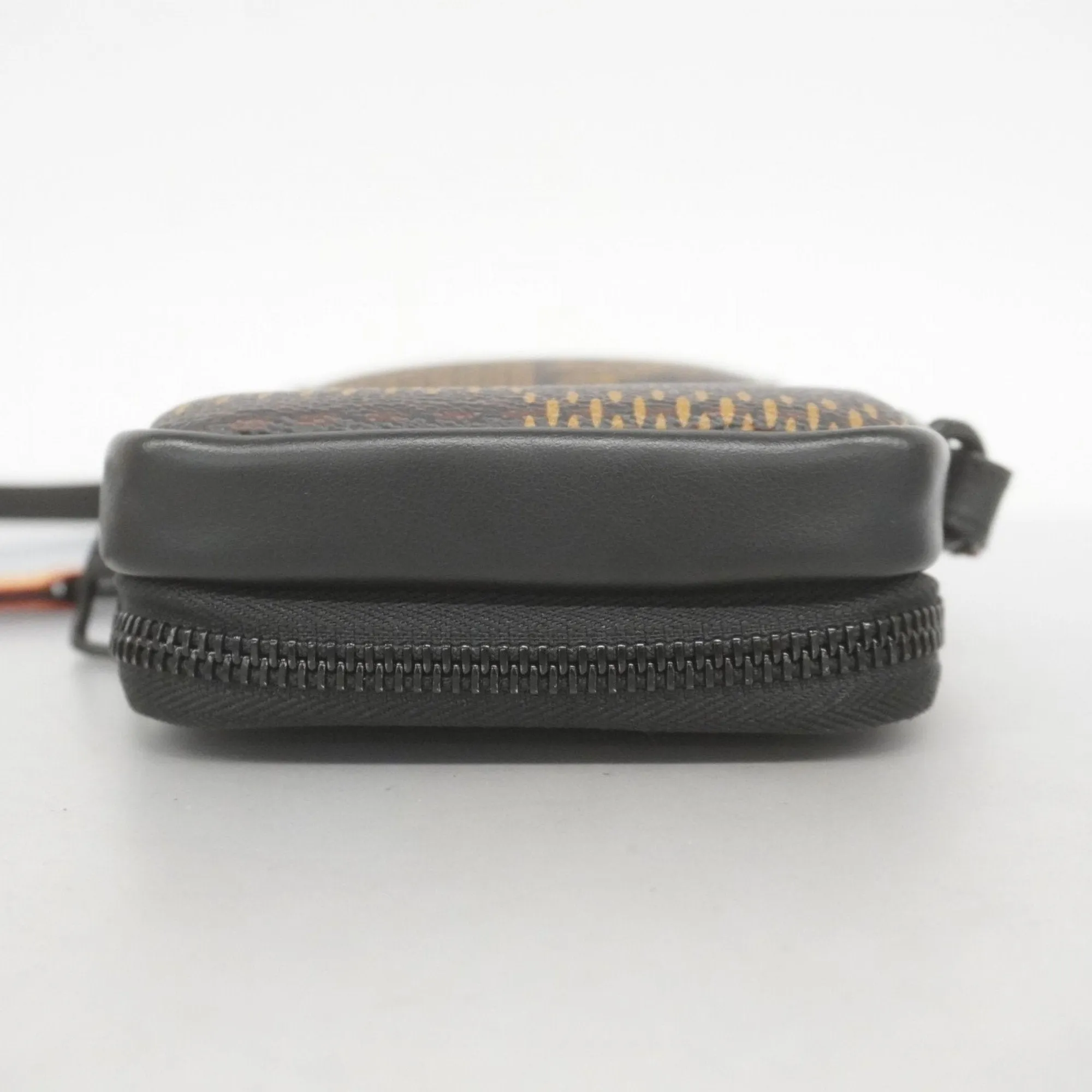 Louis Vuitton Shoulder Bag (Pre-Owned)