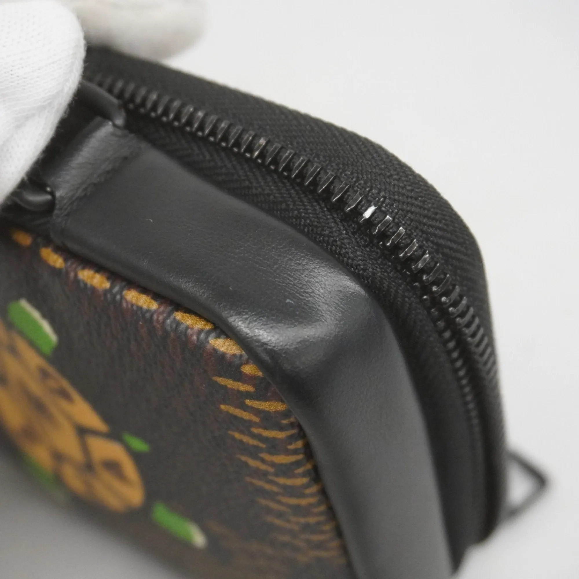Louis Vuitton Shoulder Bag (Pre-Owned)