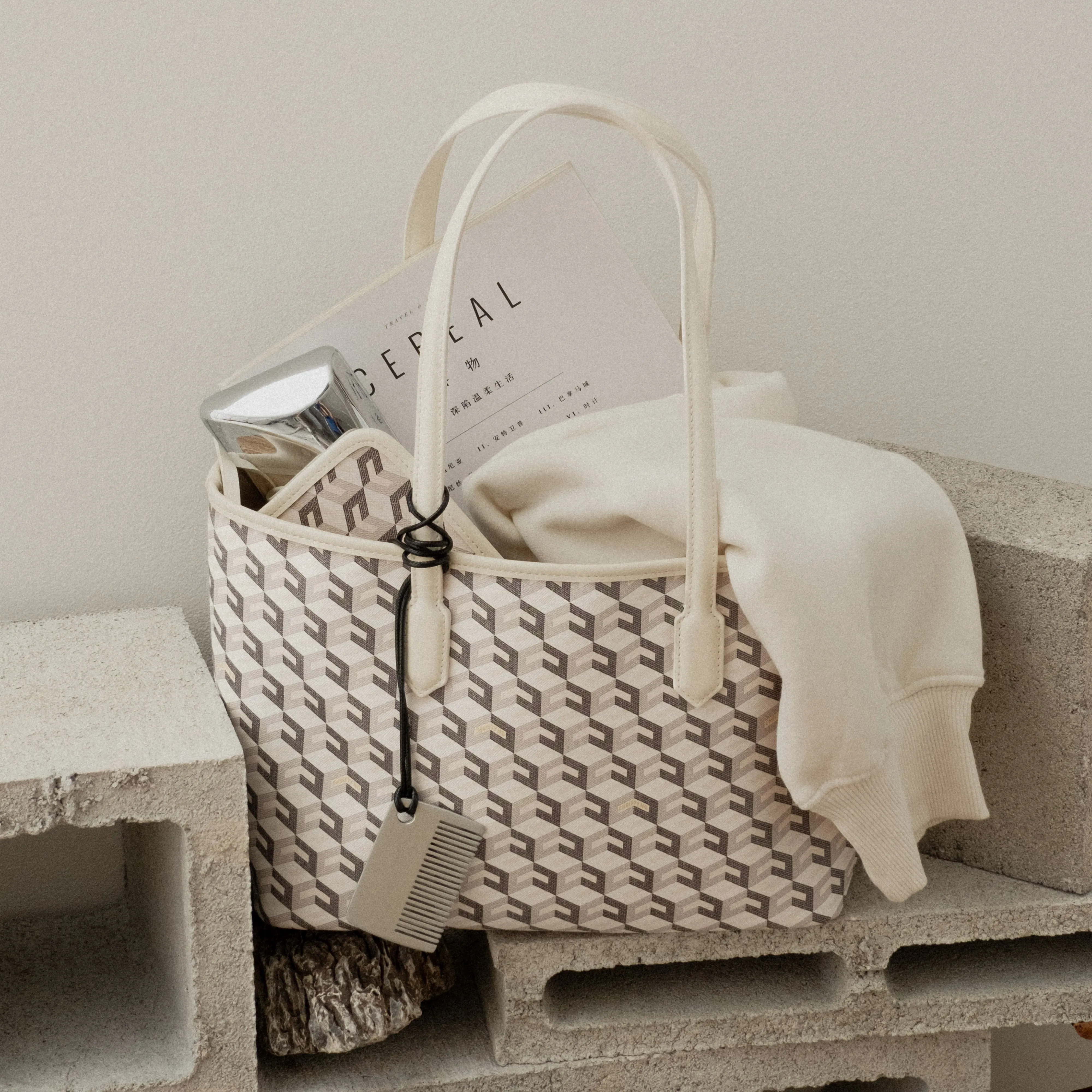 Russo Medium Tote Bag