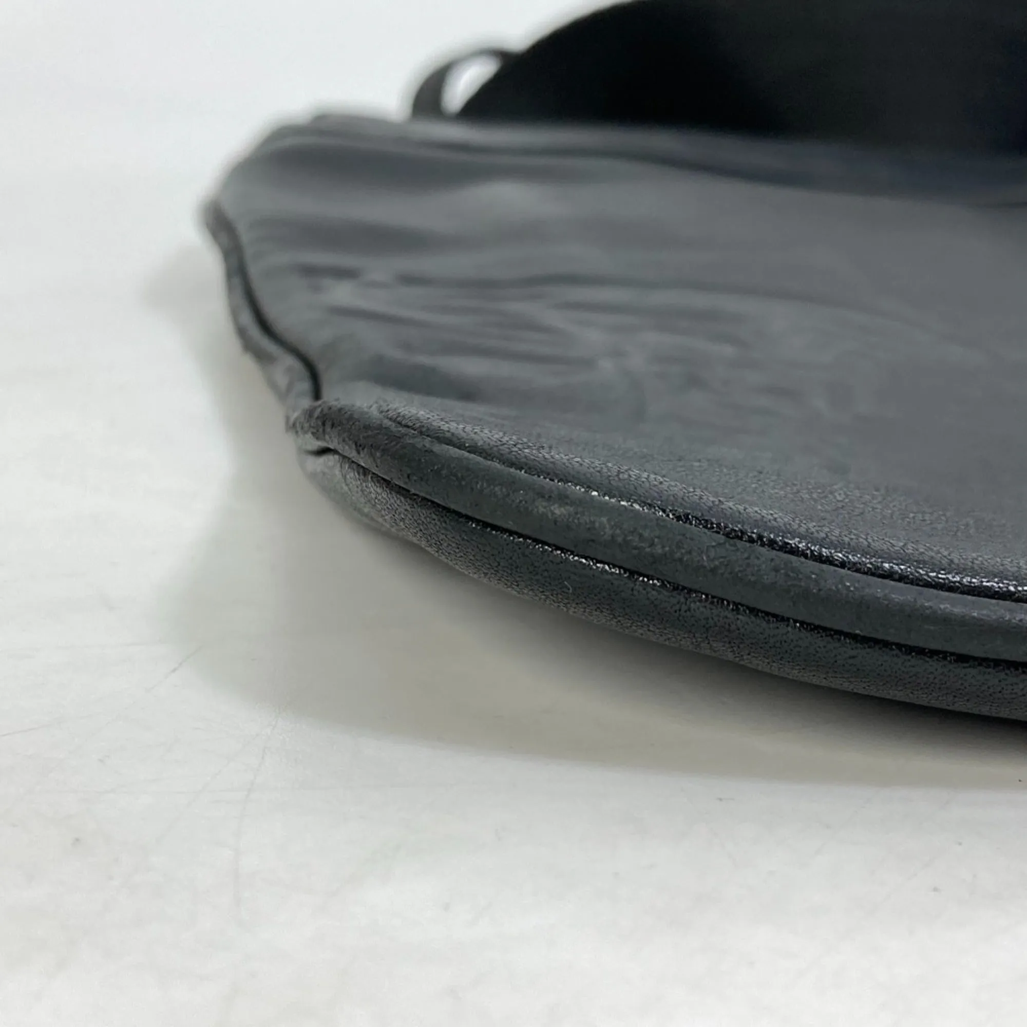 Versace  Leather Shoulder Bag (Pre-Owned)